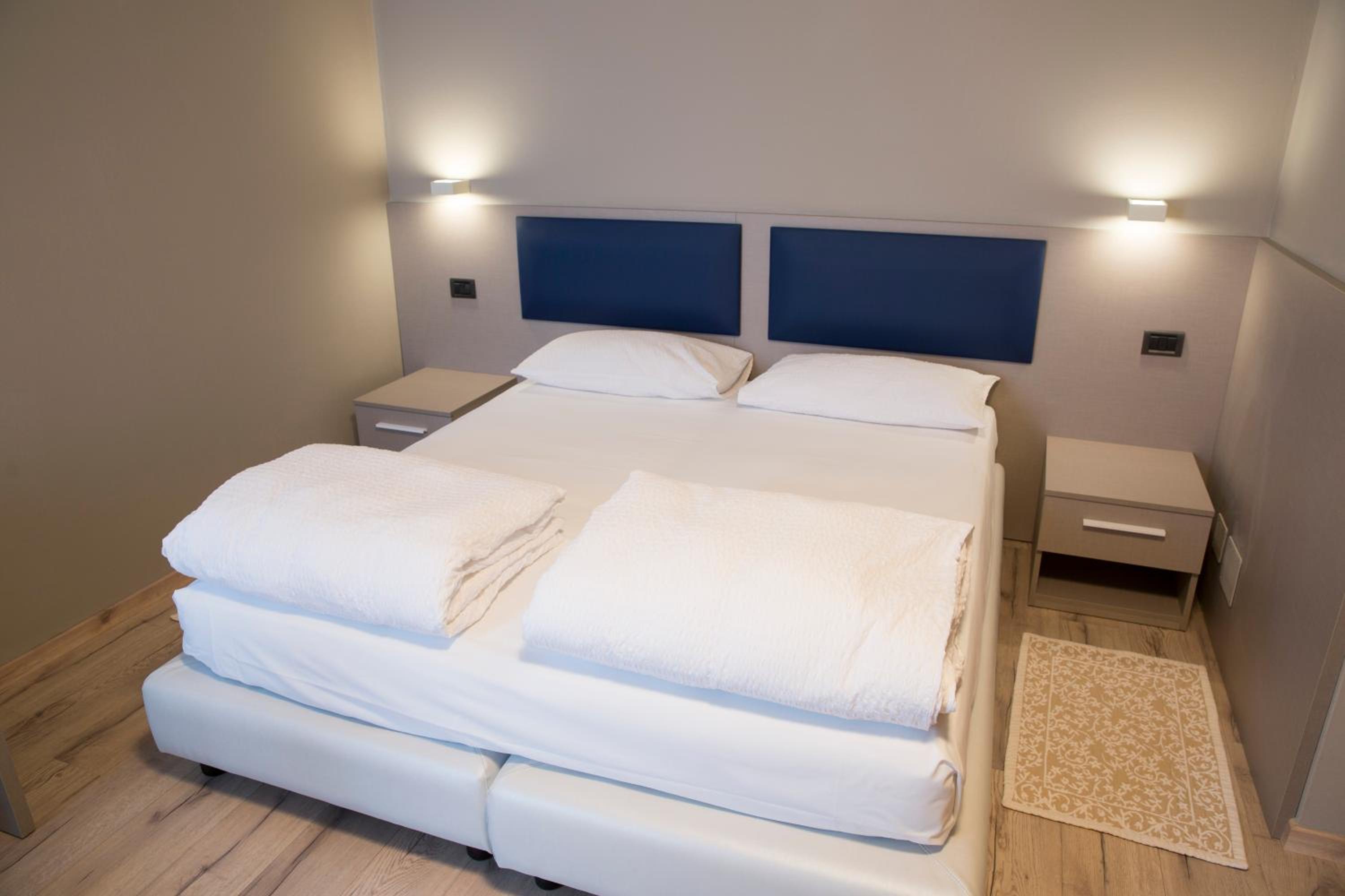 Double Room - Photo 2