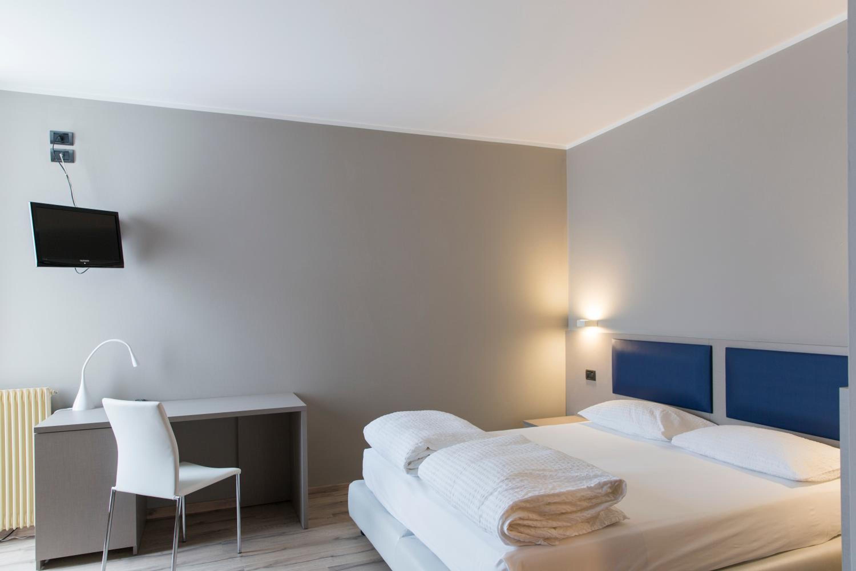Double Room - Photo 4