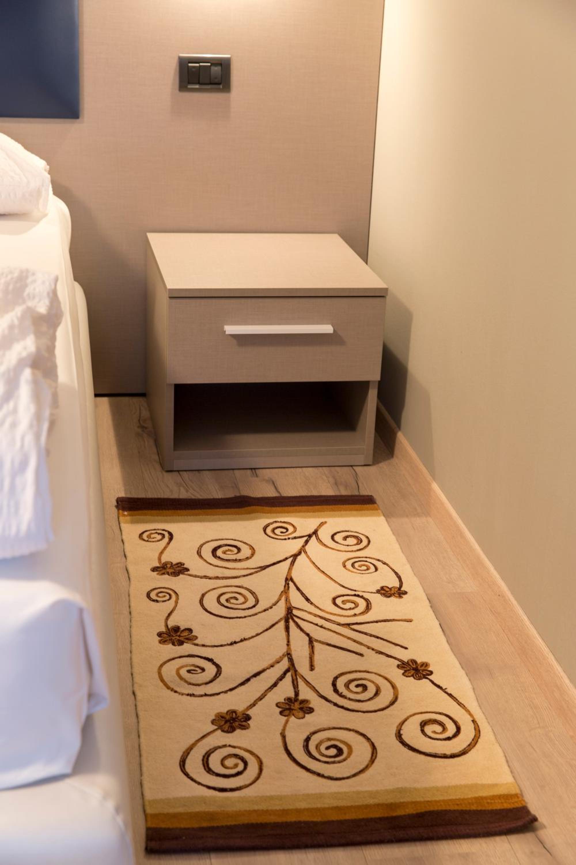 Double Room - Photo 3