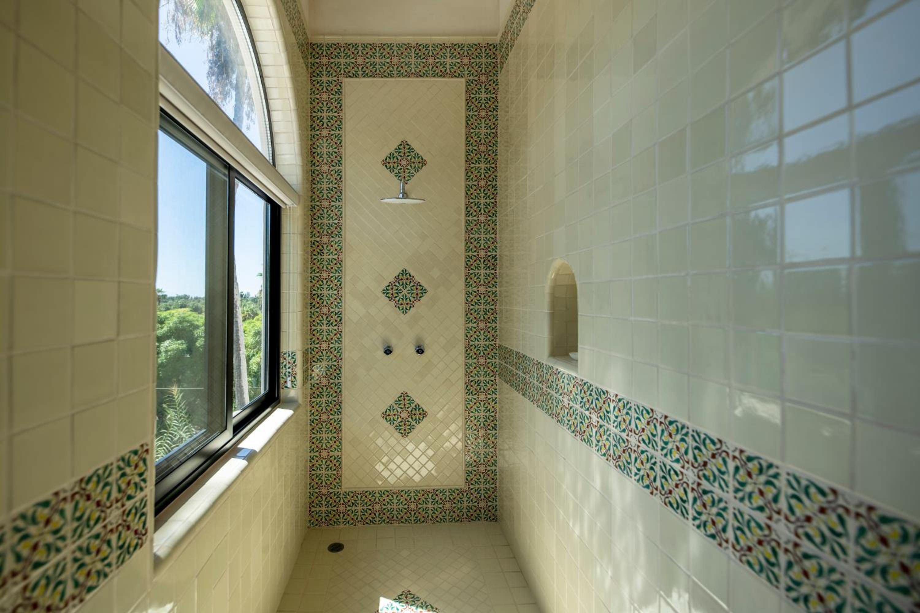 King Suite with Balcony photo 2