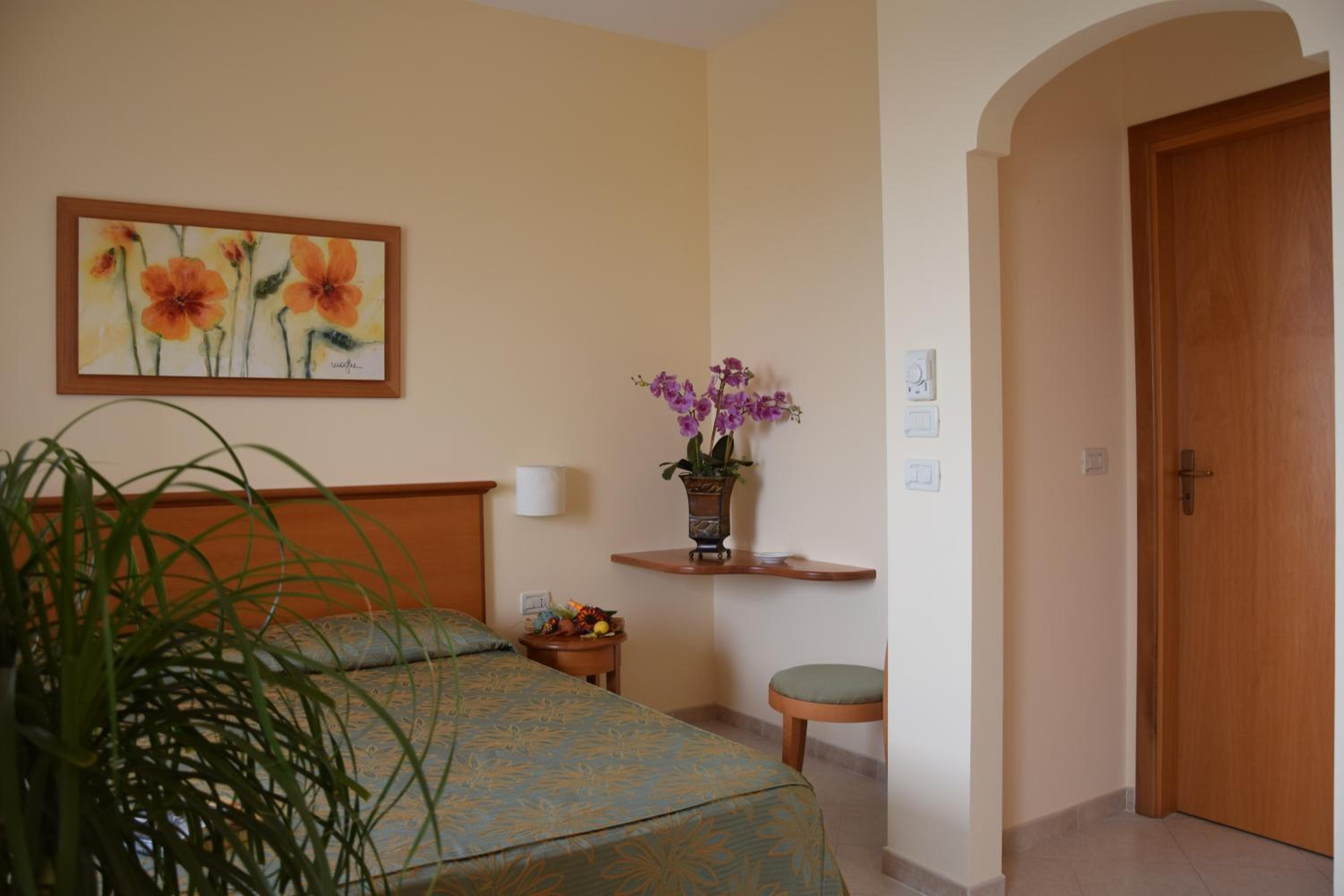 Junior Suite with Sea View - Photo 1