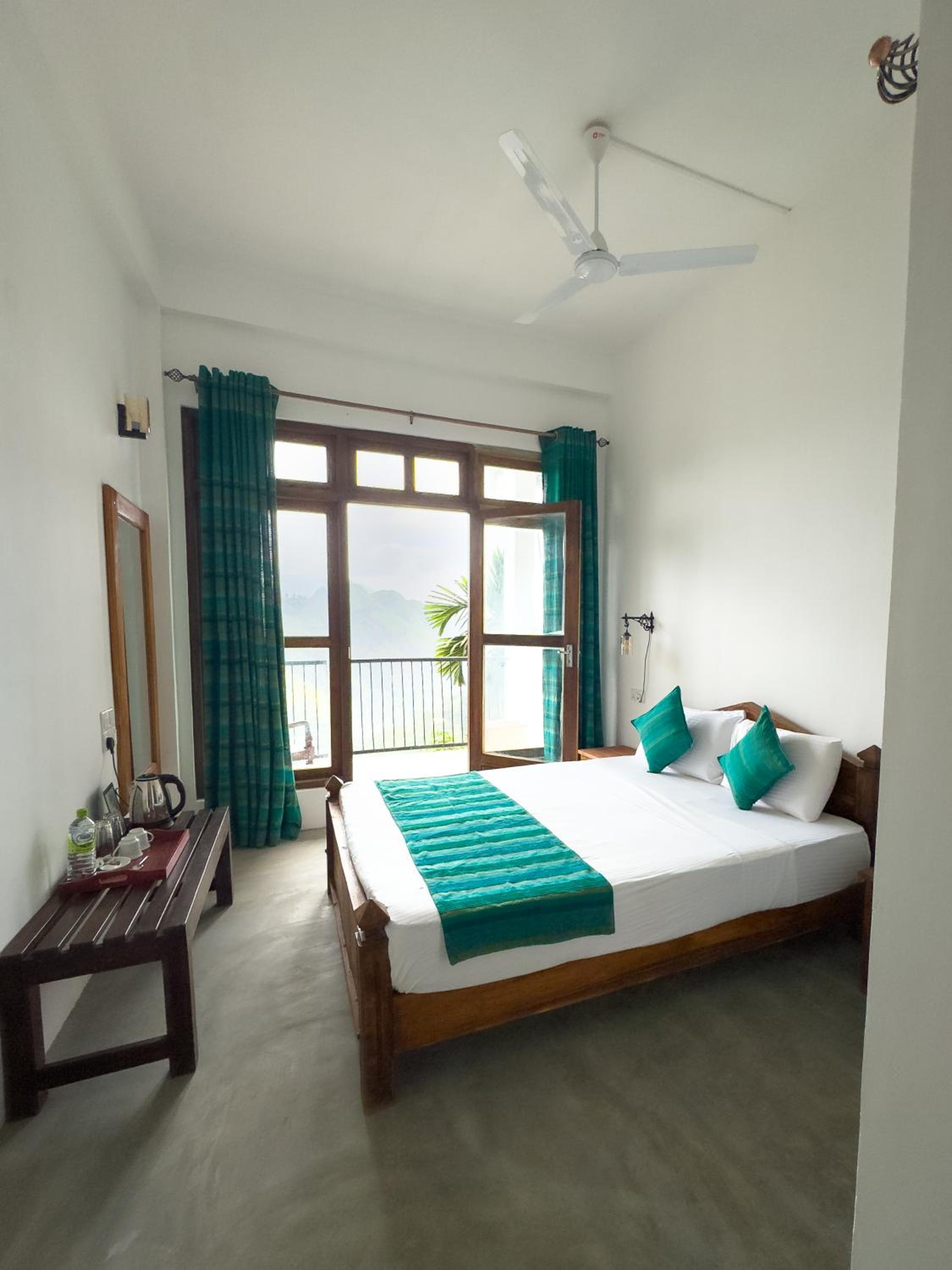 Queen Room with Balcony photo 1