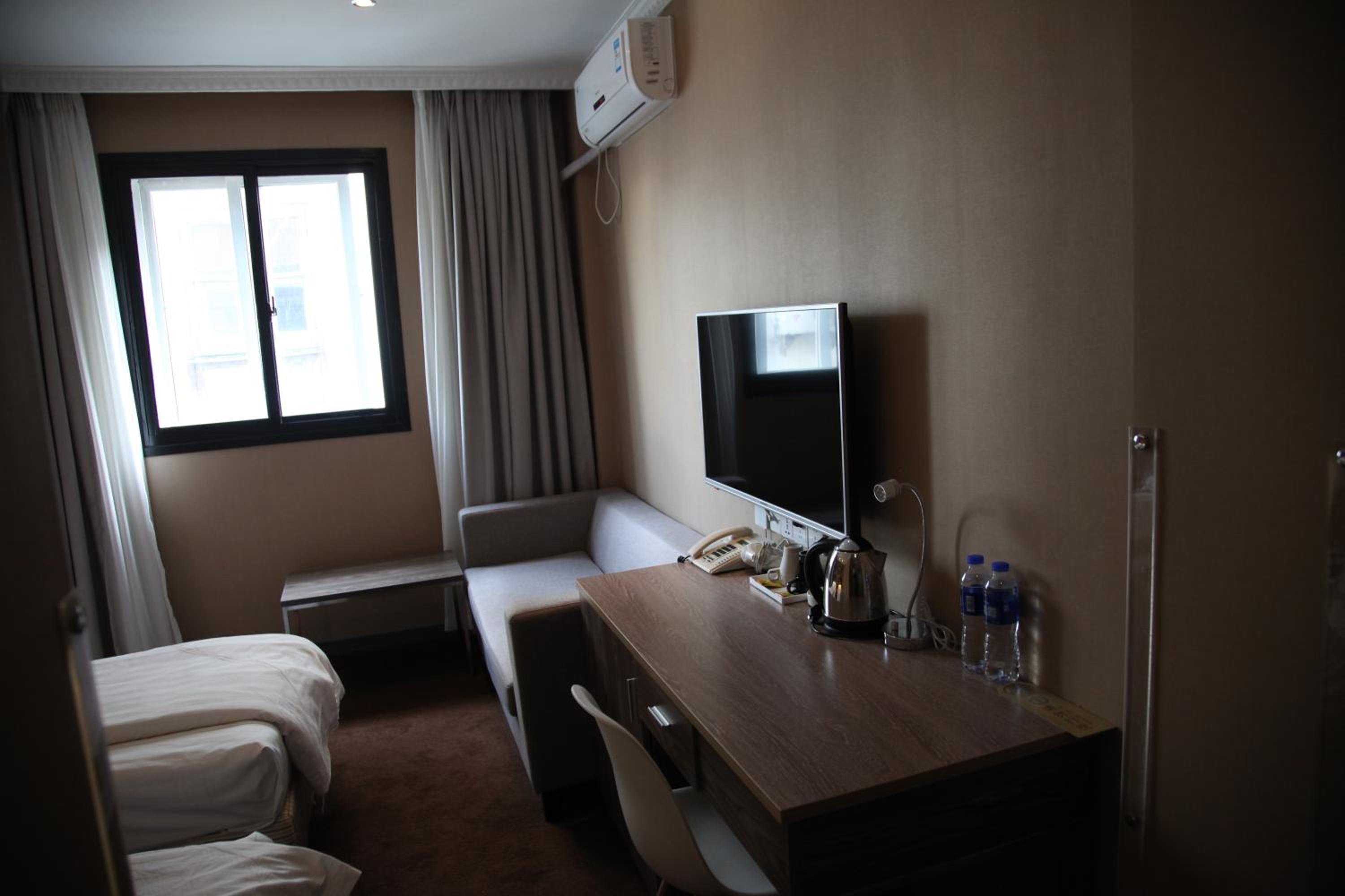 Deluxe Twin Room photo 2