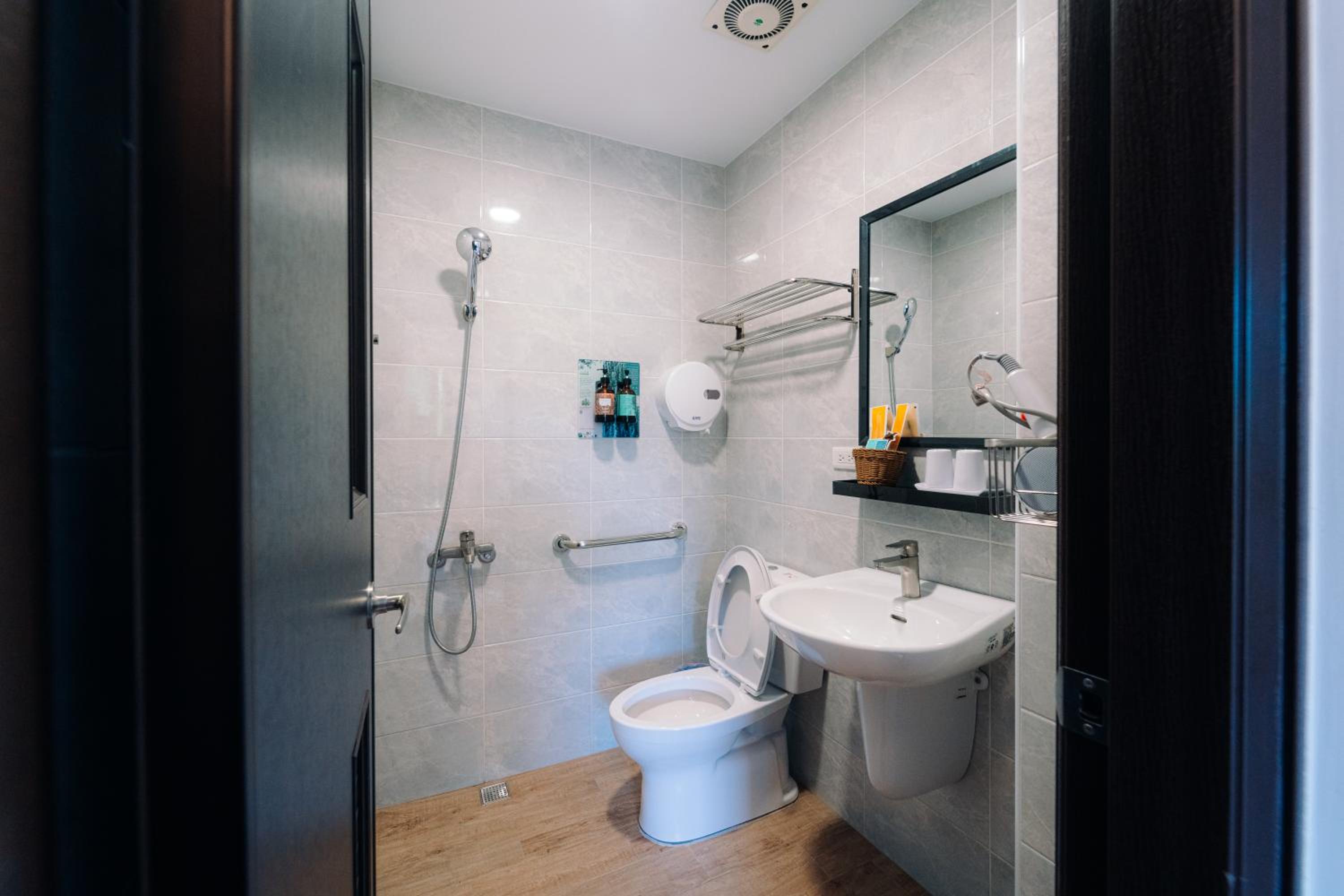 Standard Double or Twin Room photo 3
