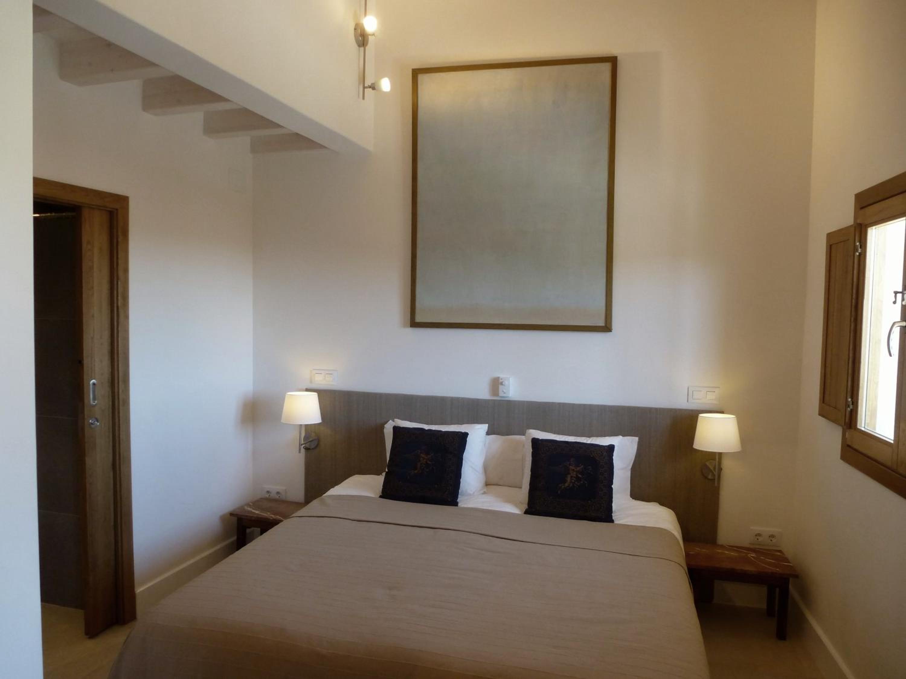 One-Bedroom Apartment with Balcony photo 3