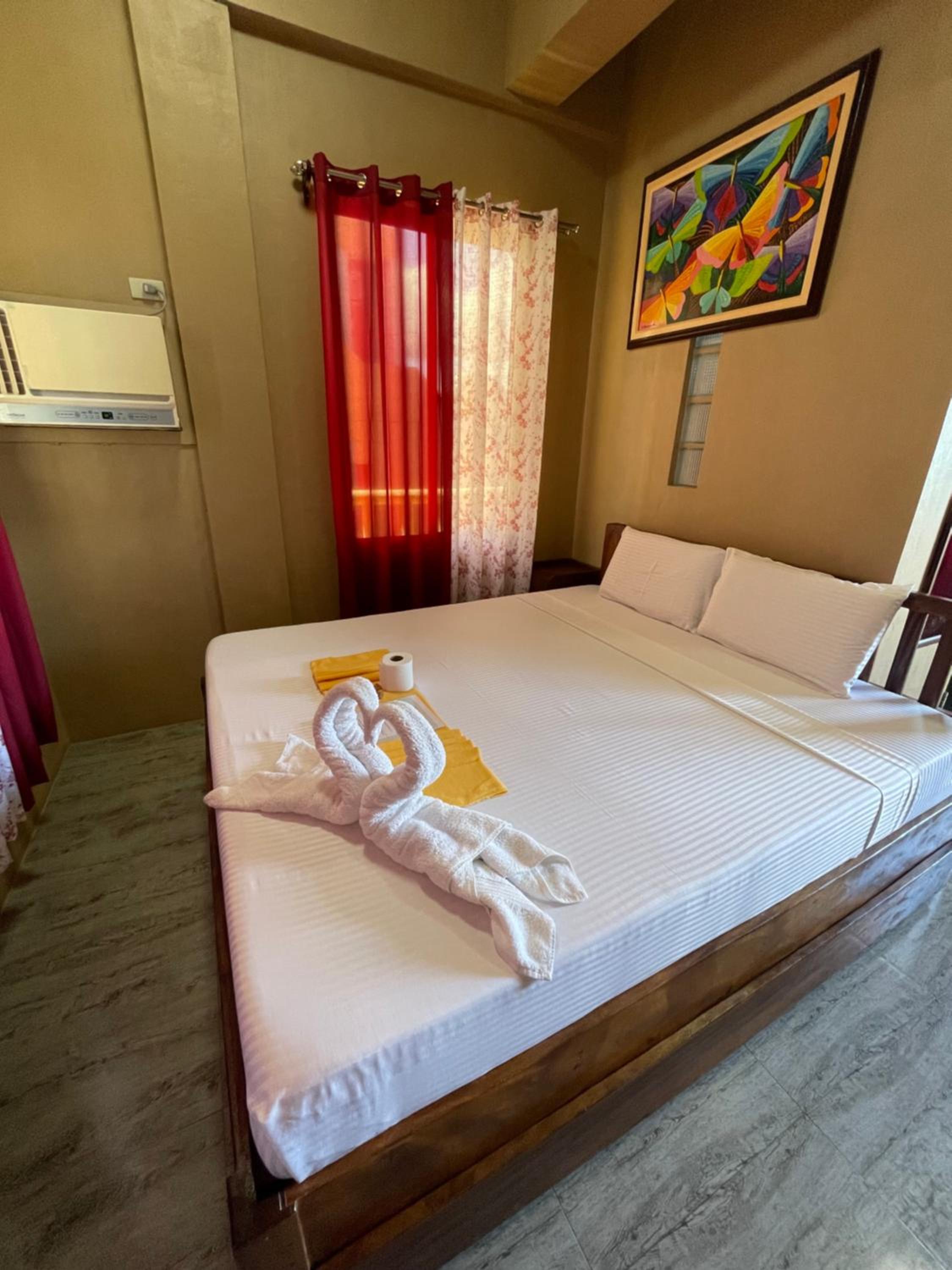 Deluxe King Suite - Photo 19