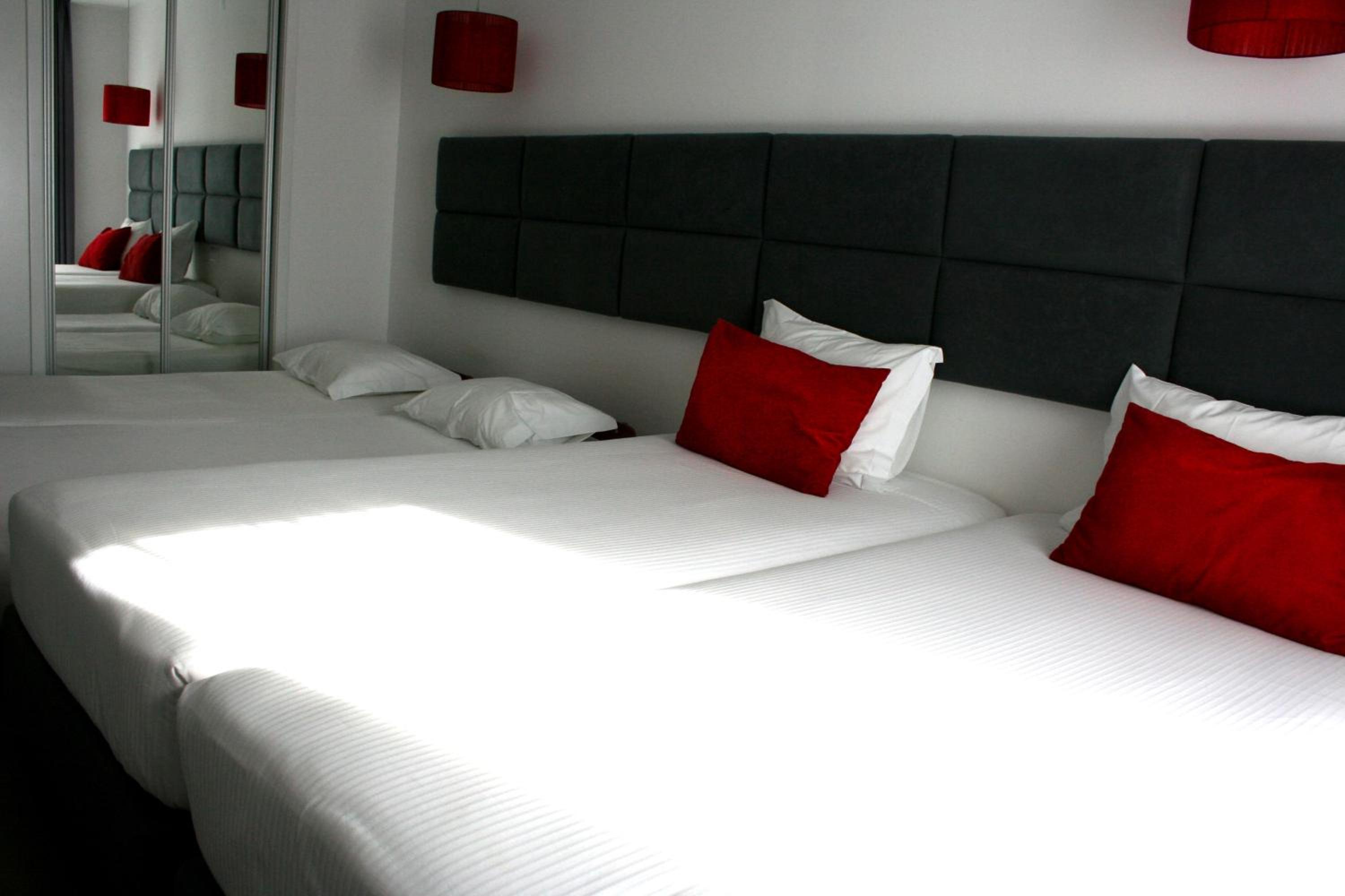 Quadruple Room (4 single beds) photo 2