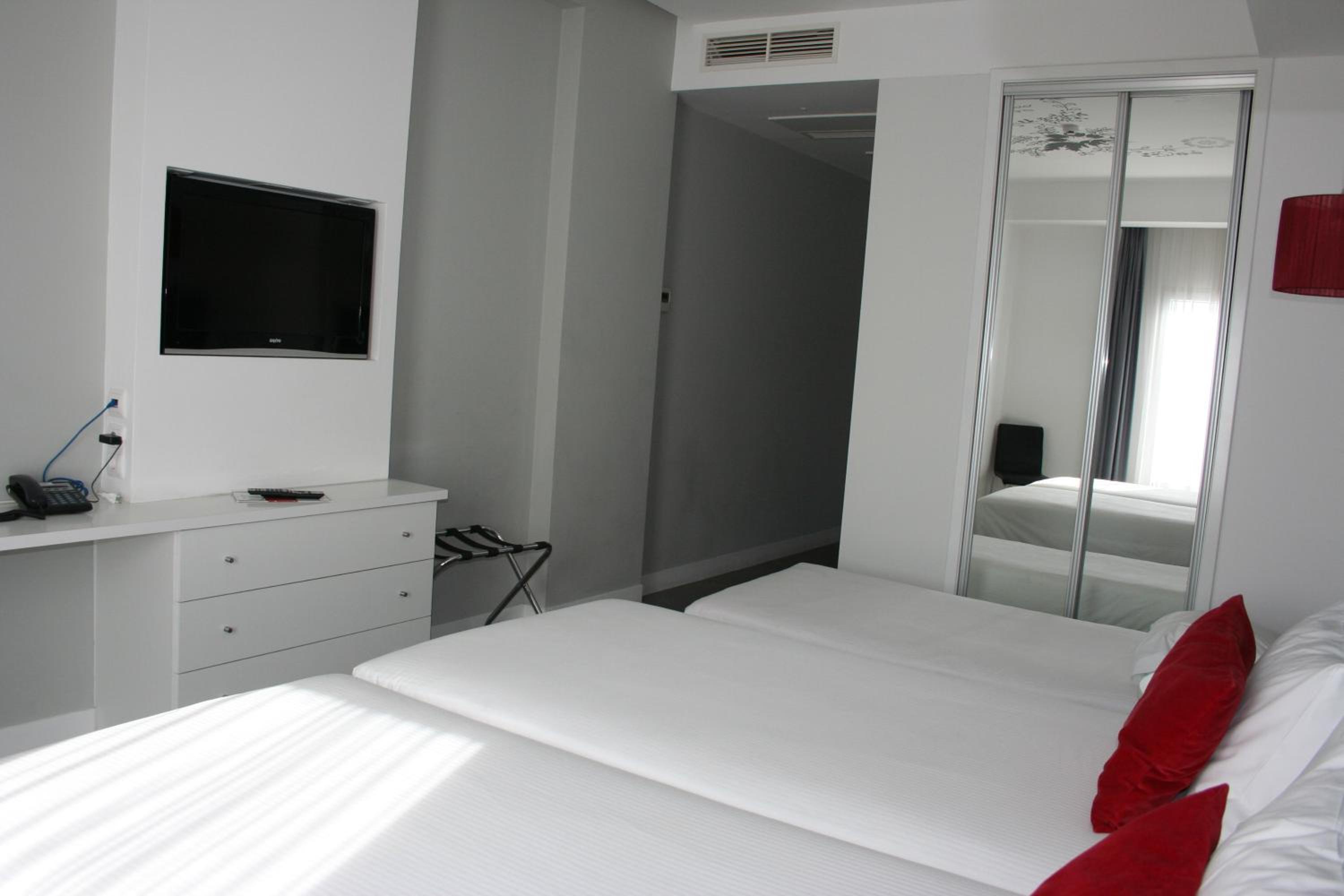 Triple Room (3 single Beds) photo 2