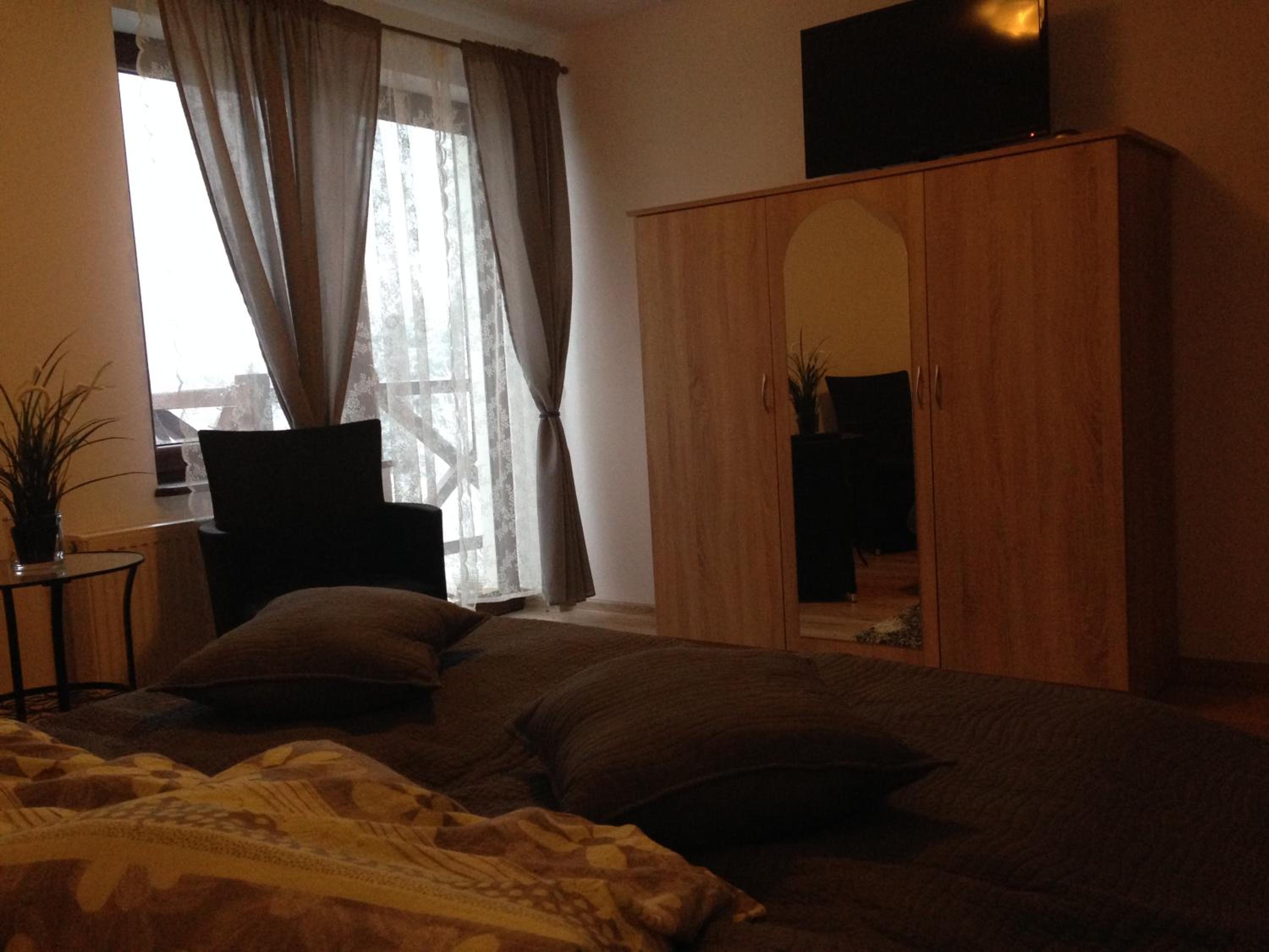 Double Room with Private Bathroom - Photo 1