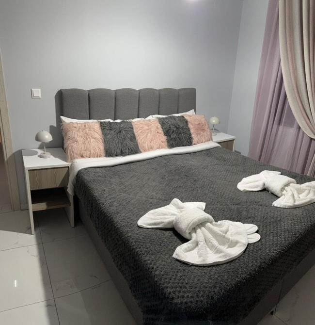 Three-Bedroom Villa photo 2