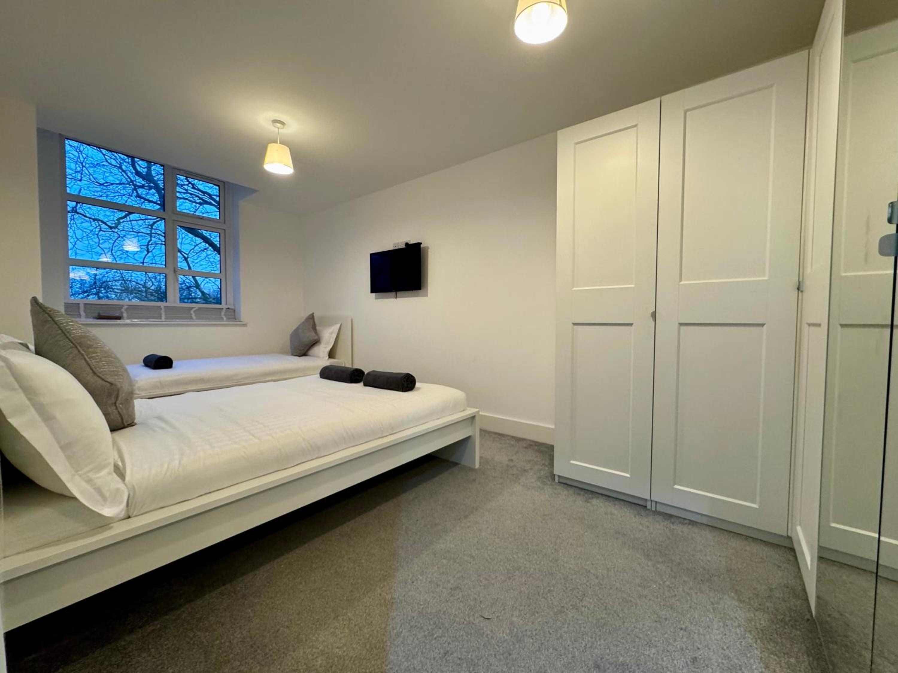 Deluxe One-Bedroom Apartment with Garden View