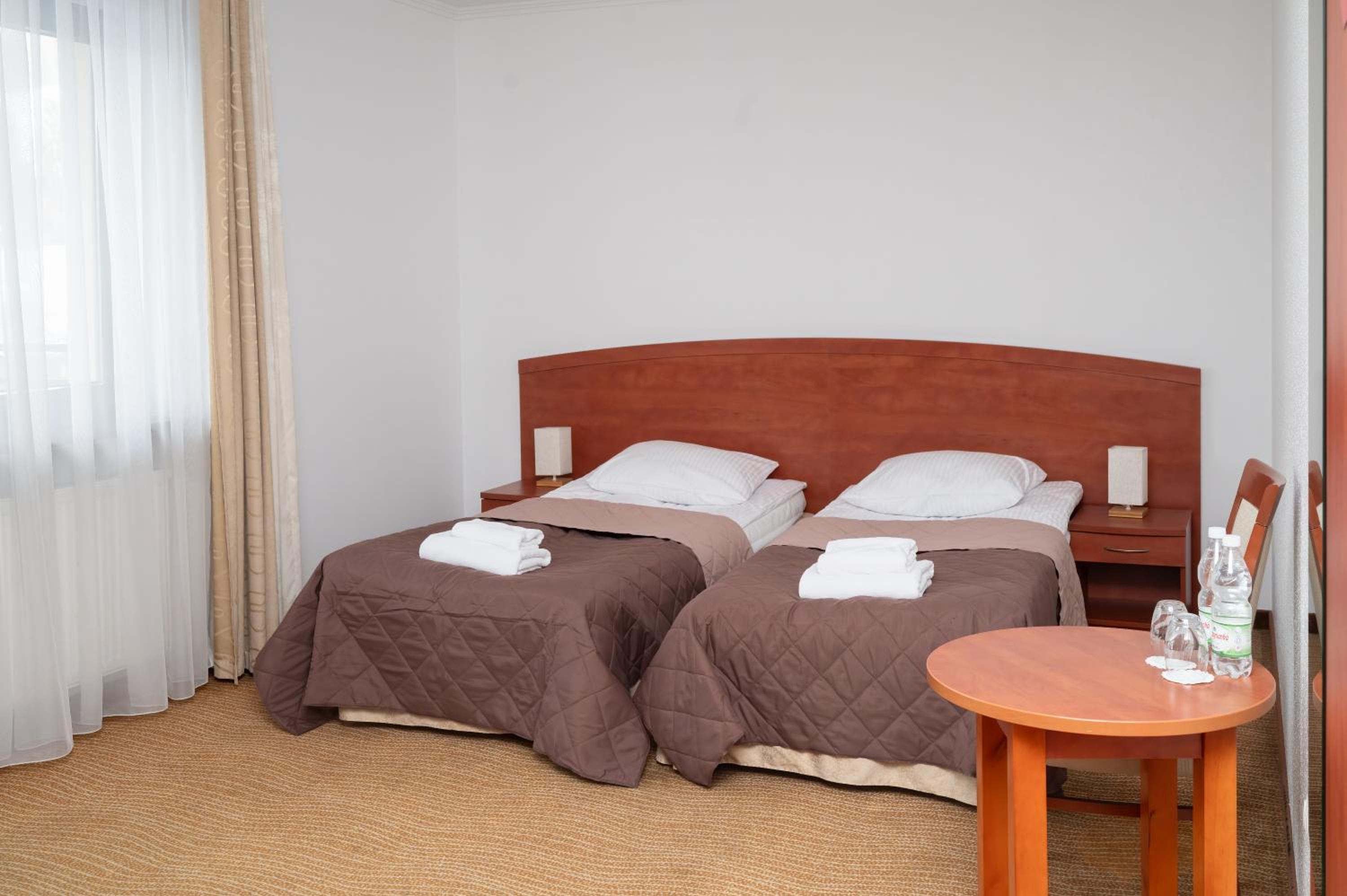 Premium Twin Room - Photo 3