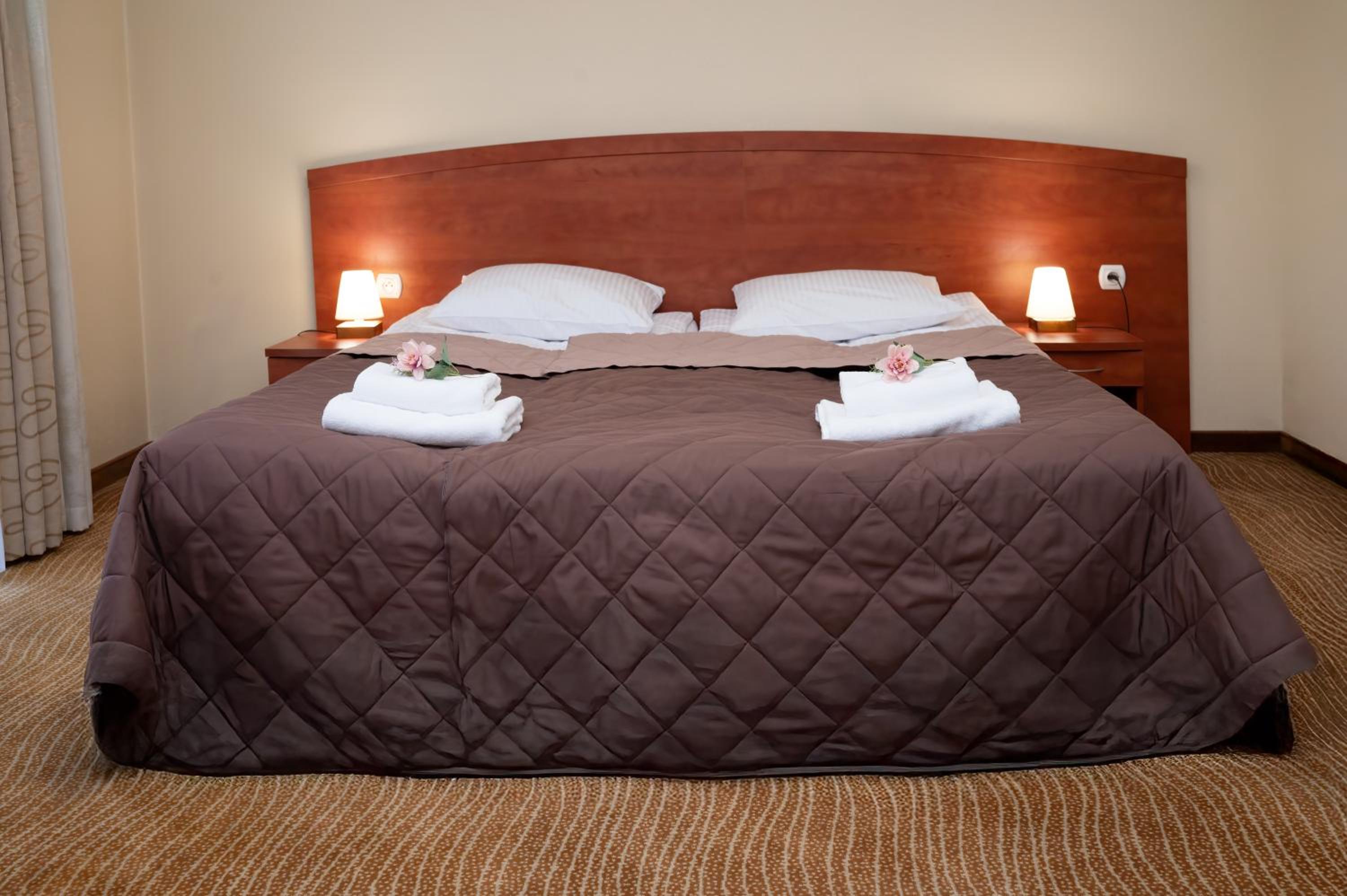 Premium Twin Room - Photo 1