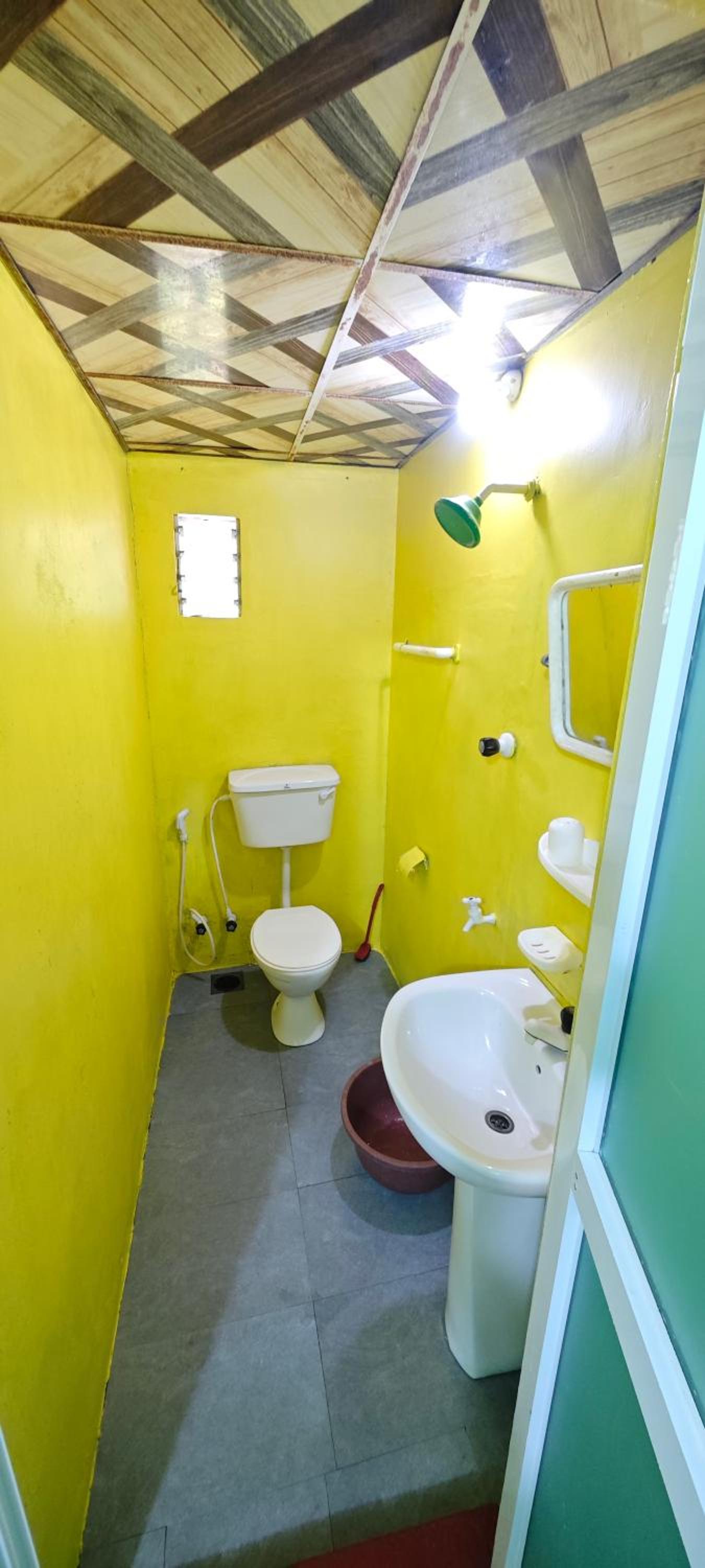 Economy Triple Room photo 1