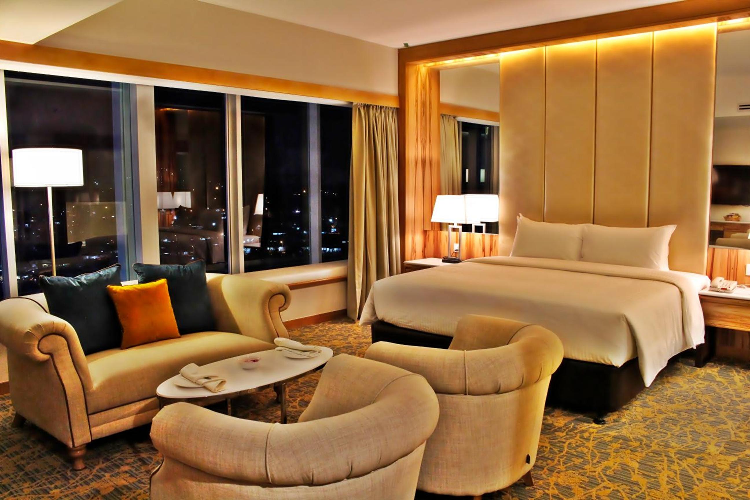 Premium Suite - Photo 2