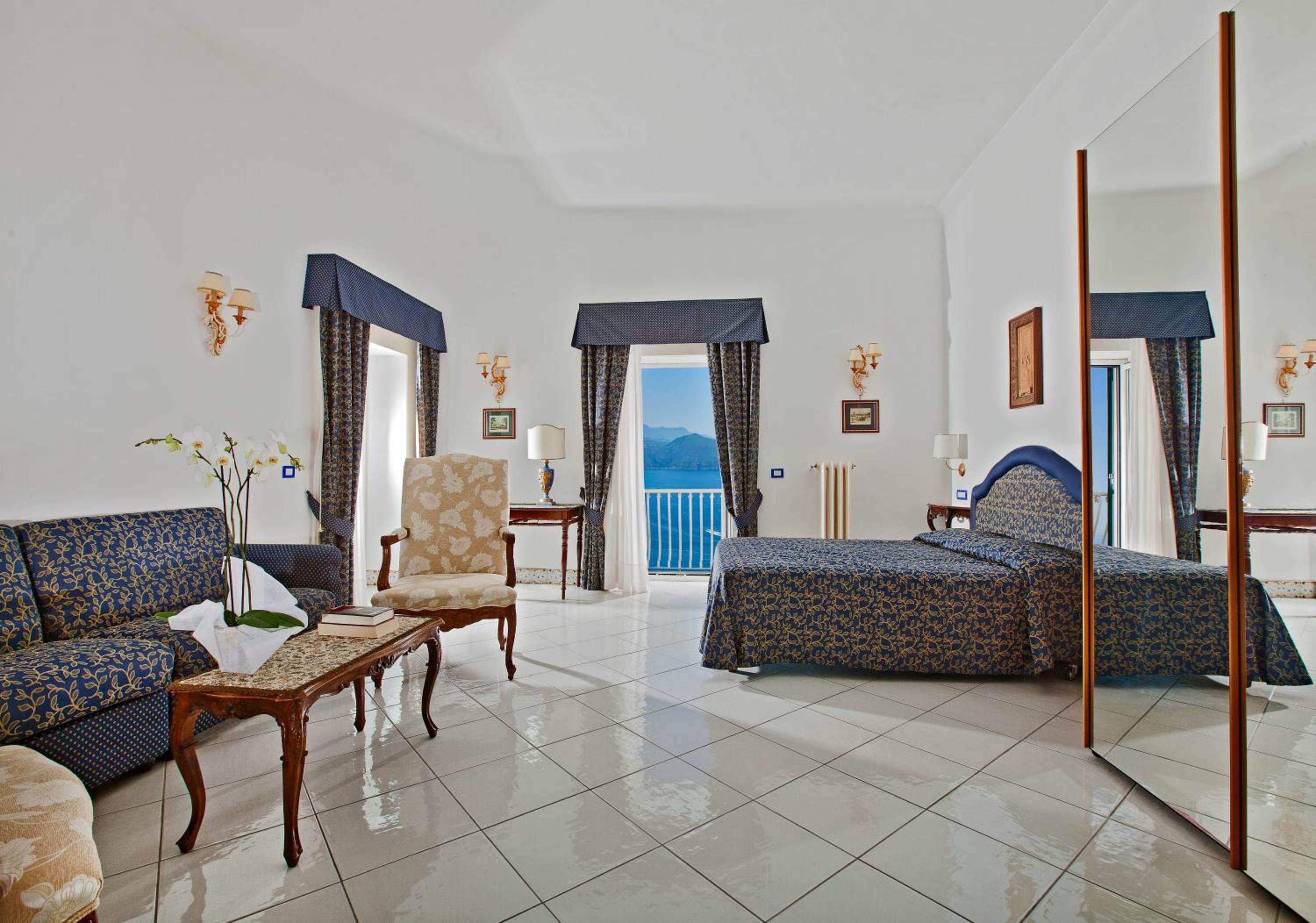 Superior Double Room with Sea View - Photo 2