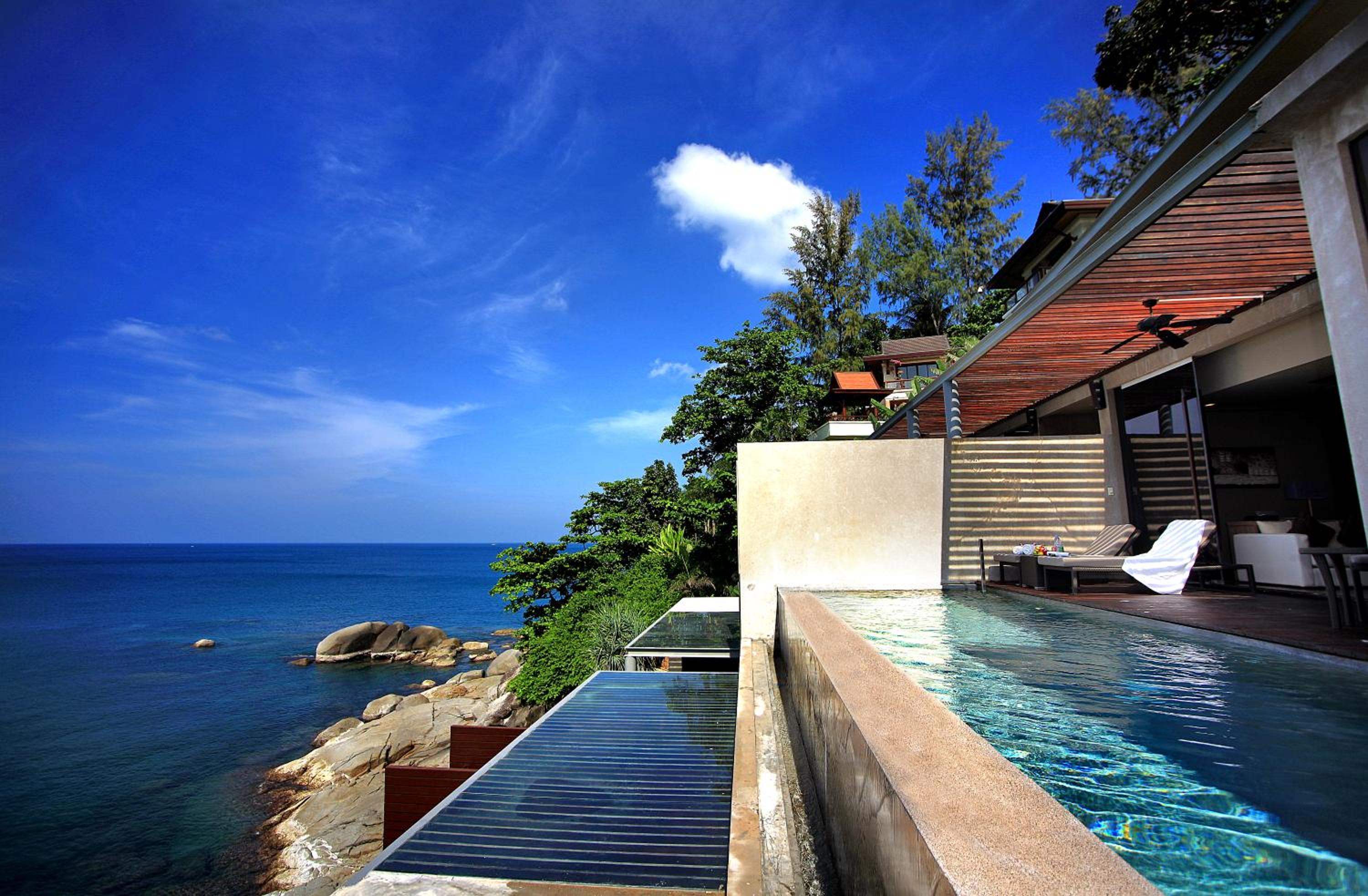 Deluxe Private Pool Suite - Photo 13