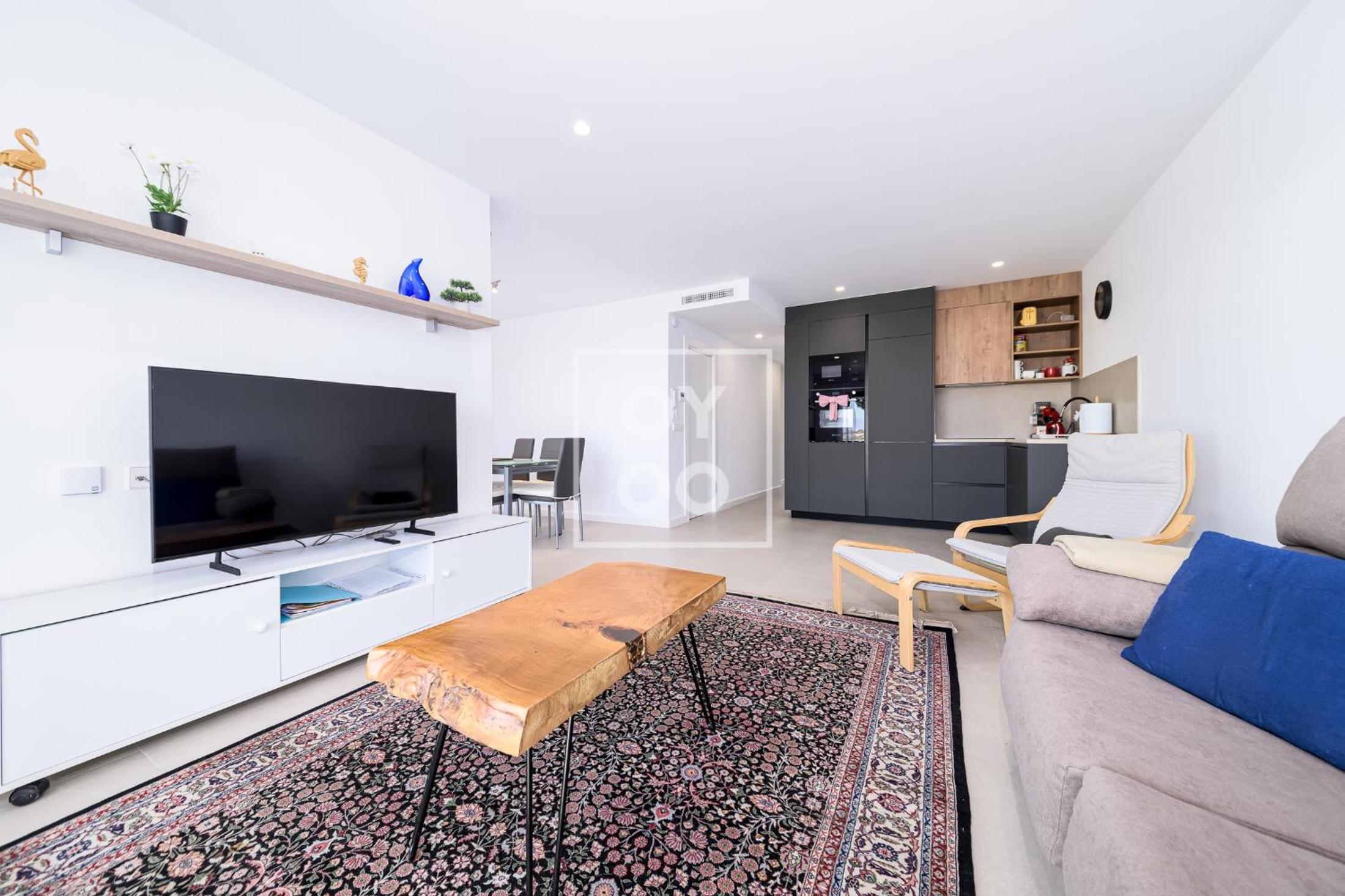 Three-Bedroom Apartment with Lake View