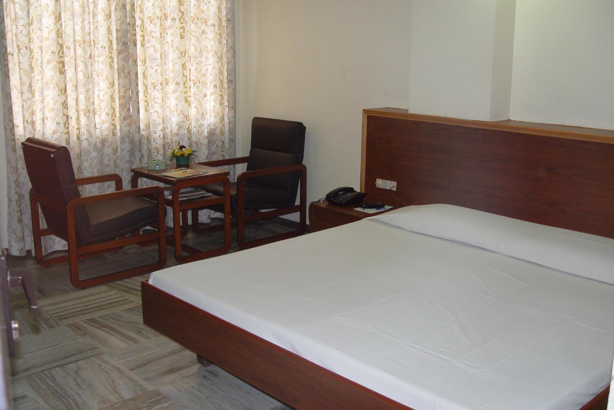 Standard Double or Twin Room - Photo 3