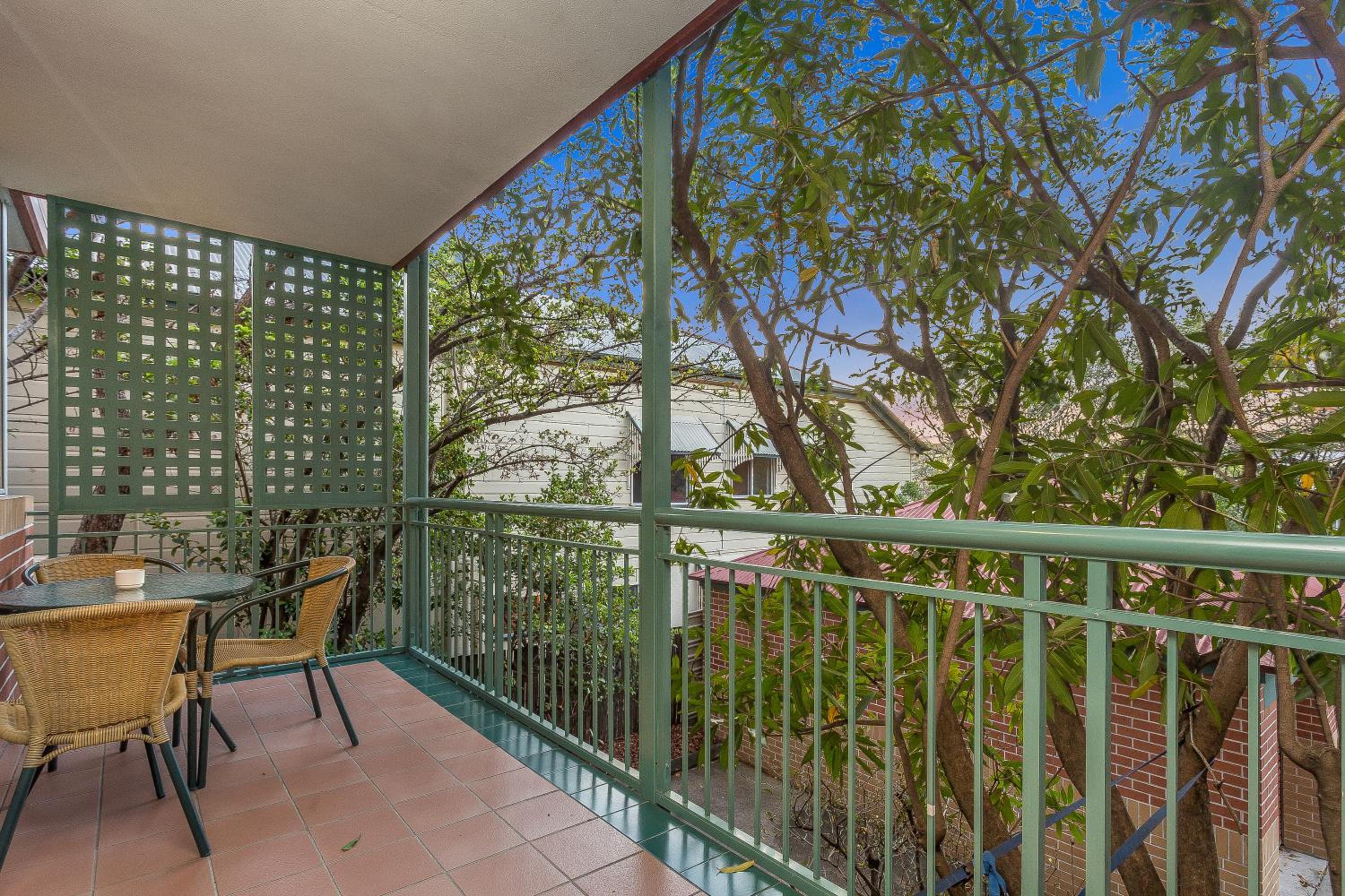 Two-Bedroom Apartment with Balcony - Photo 2