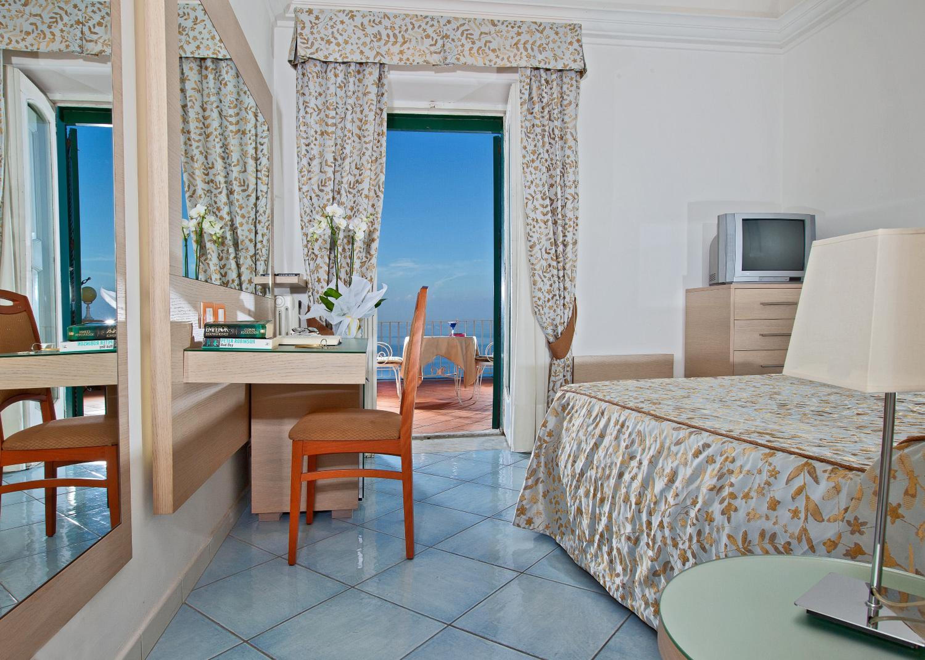 Classic Double Room with Sea View photo 2