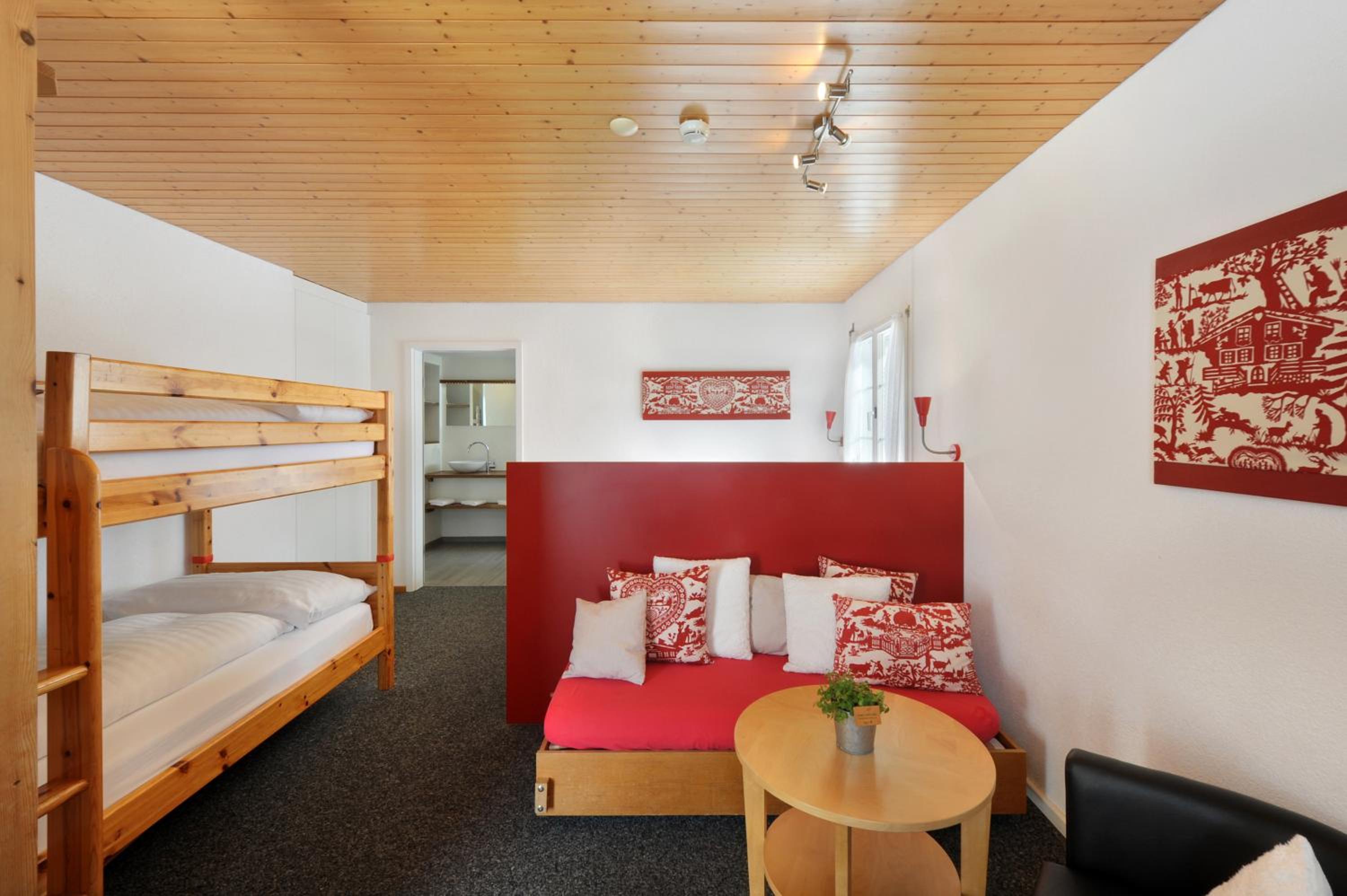 Sextuple Room with Eiger Mountain View - Photo 11
