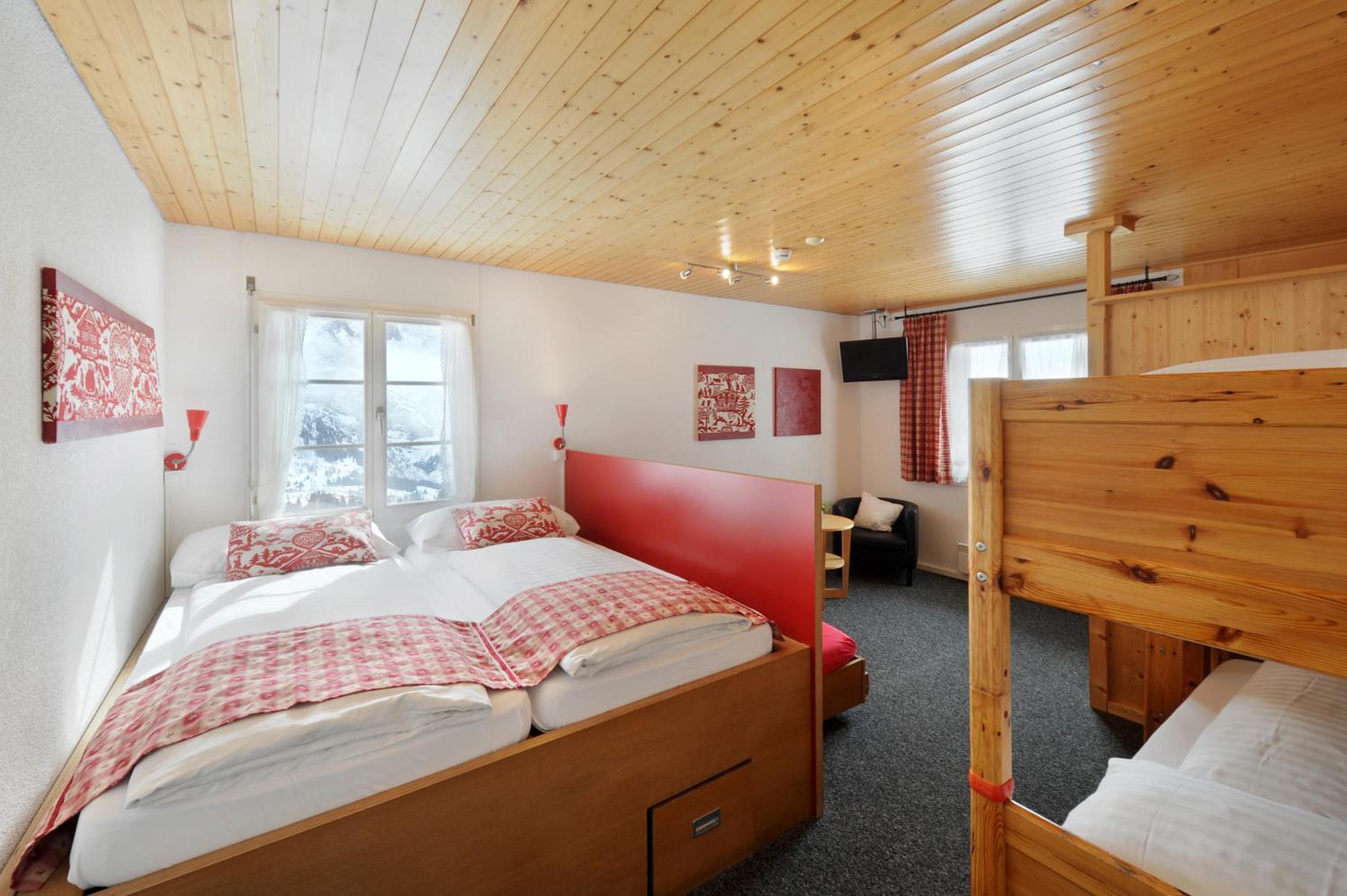 Sextuple Room with Eiger Mountain View - Photo 9