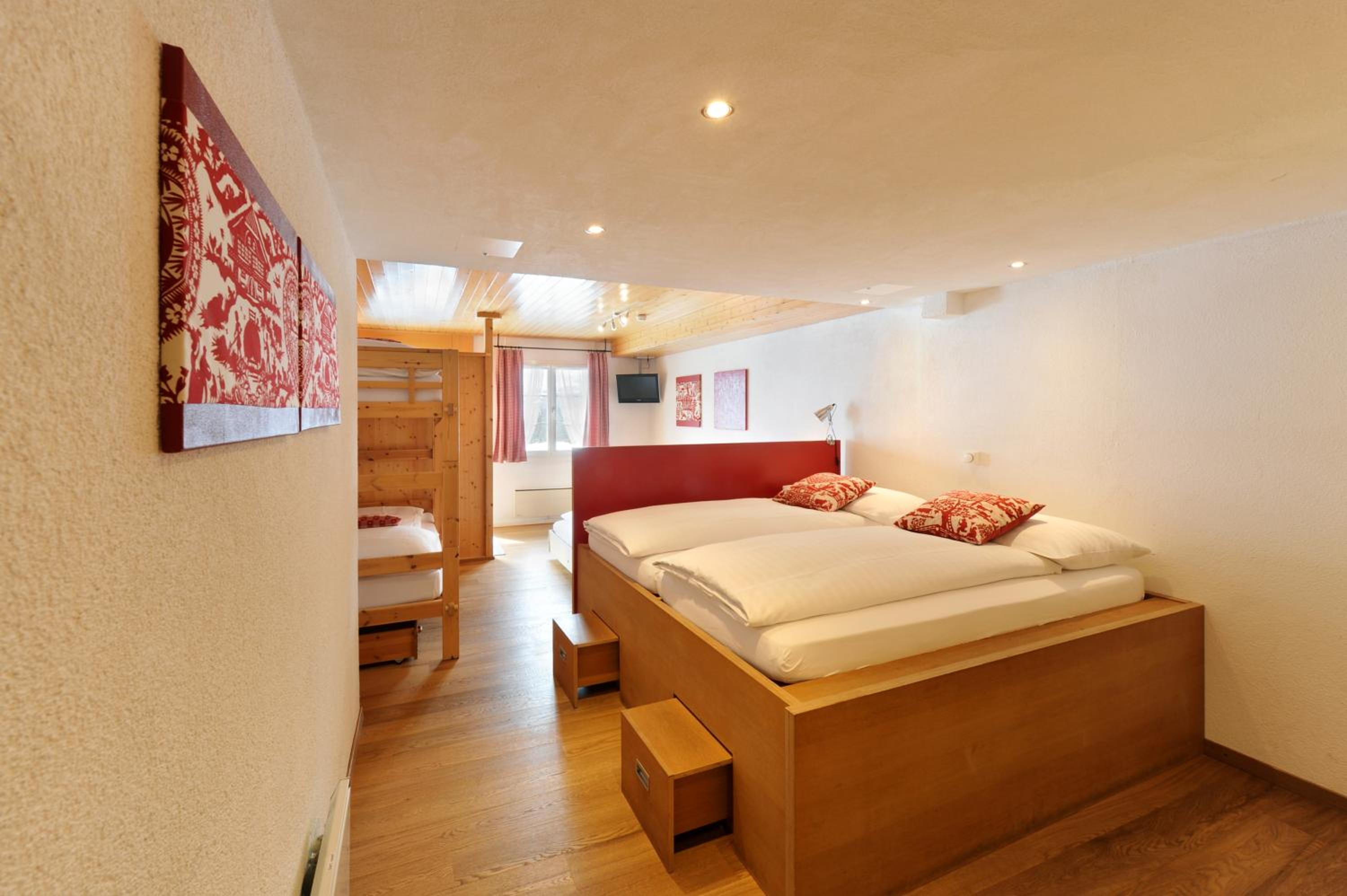 Sextuple Room with Eiger Mountain View - Photo 7