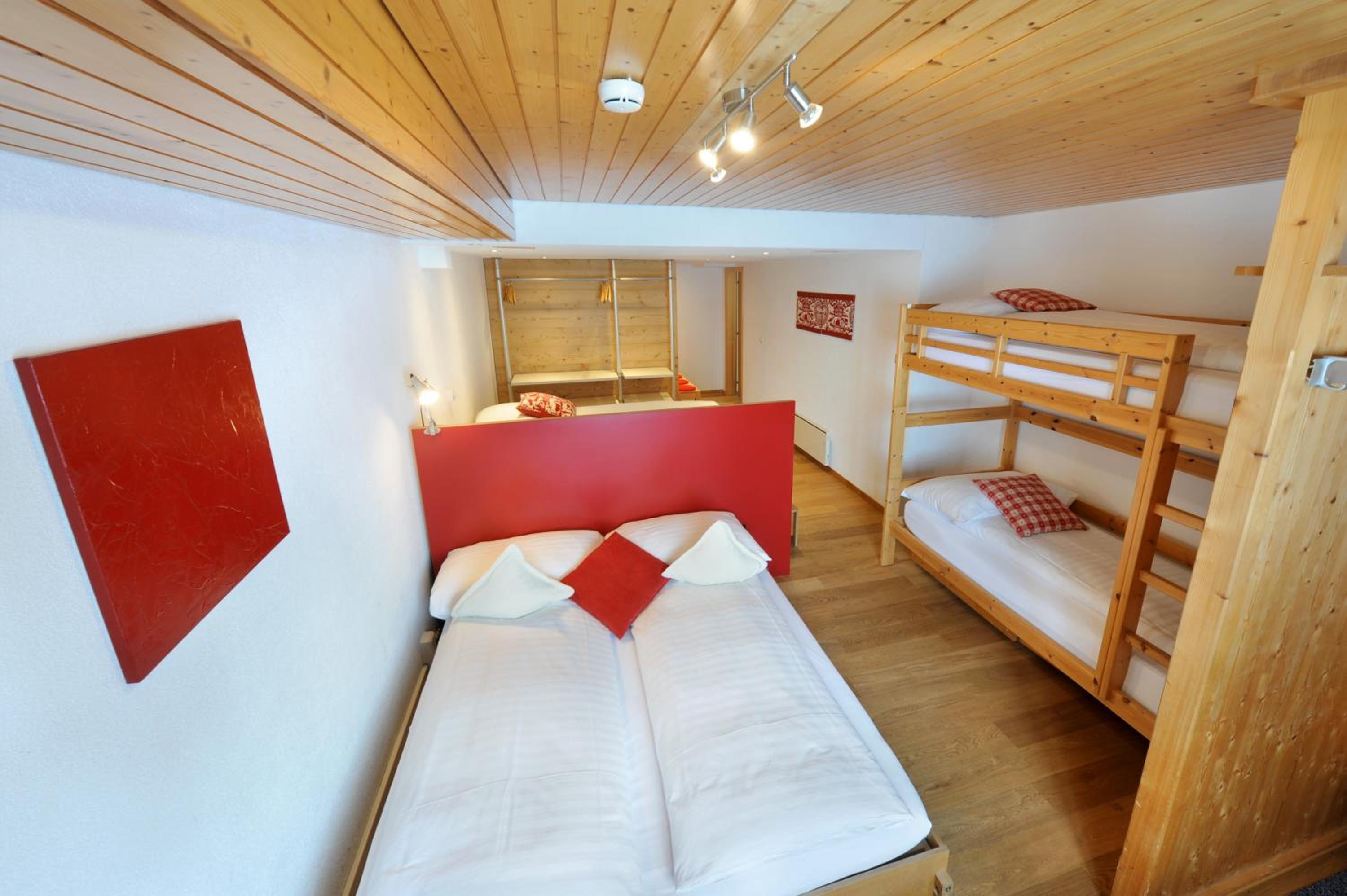 Sextuple Room with Eiger Mountain View - Photo 6