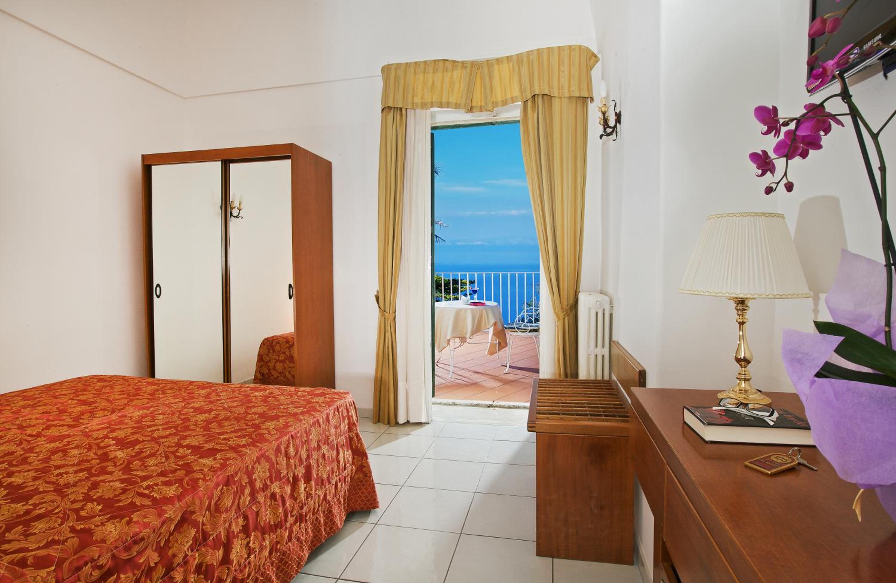 Classic Double Room with Sea View photo 3