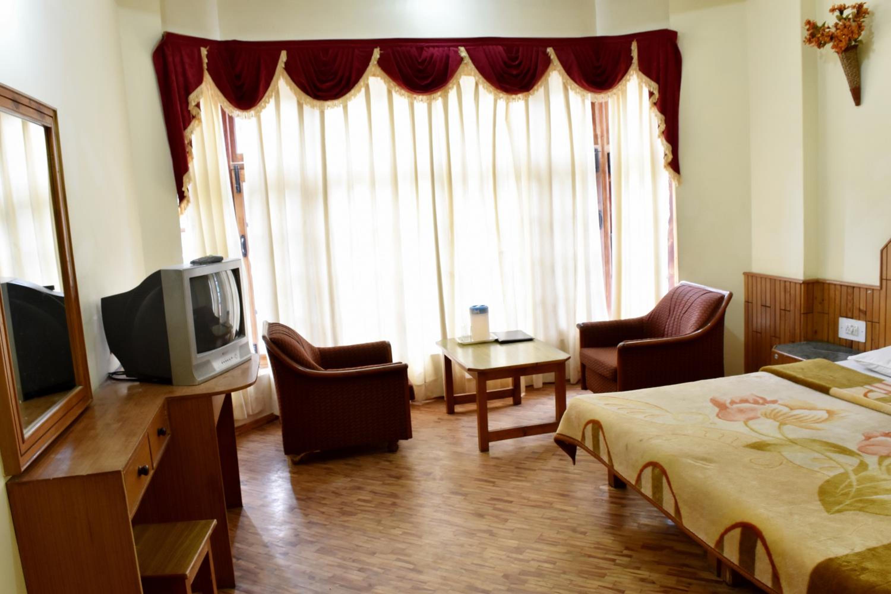 Deluxe Room - Photo 2