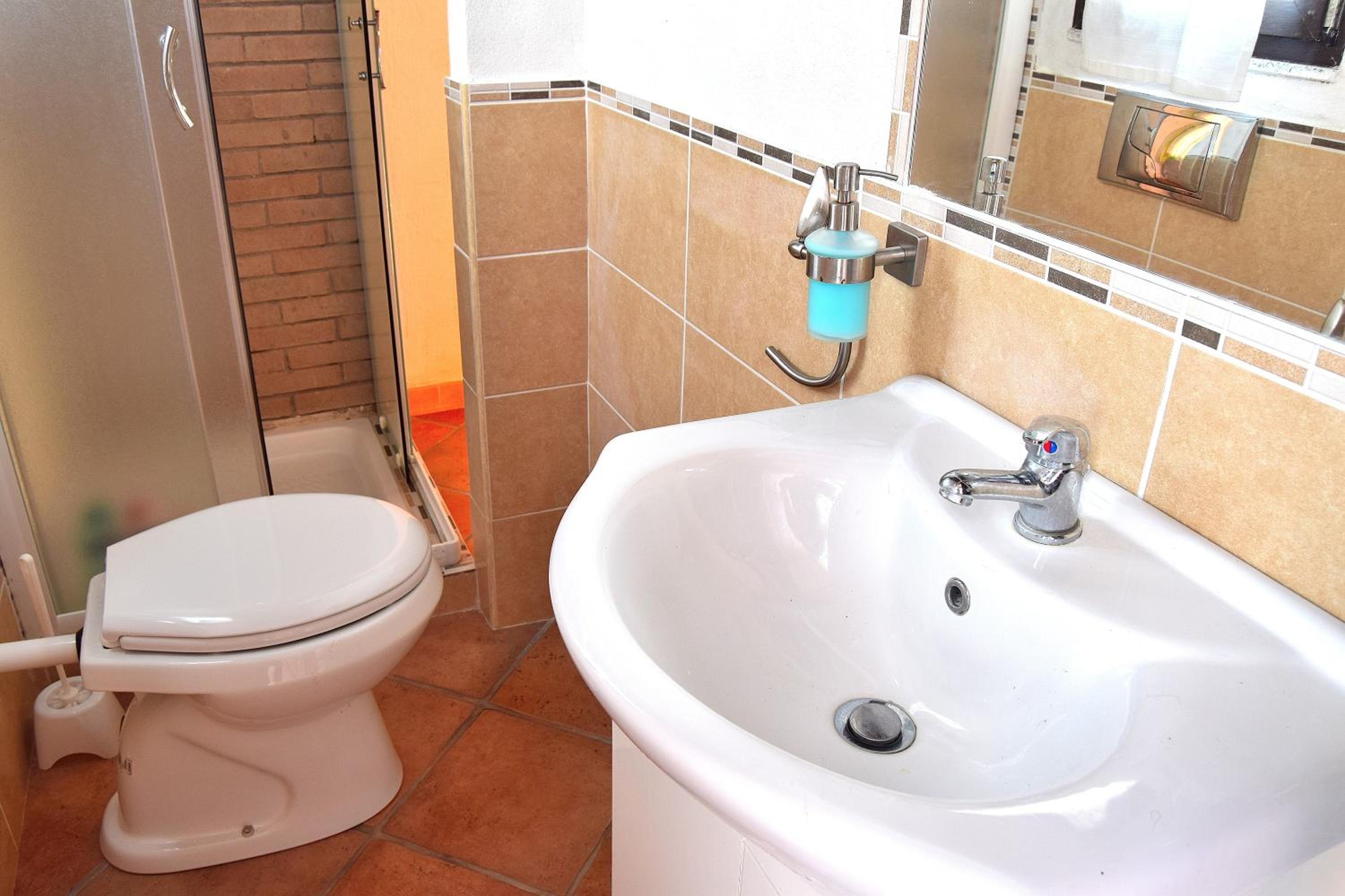 Double Room with Private Bathroom photo 3