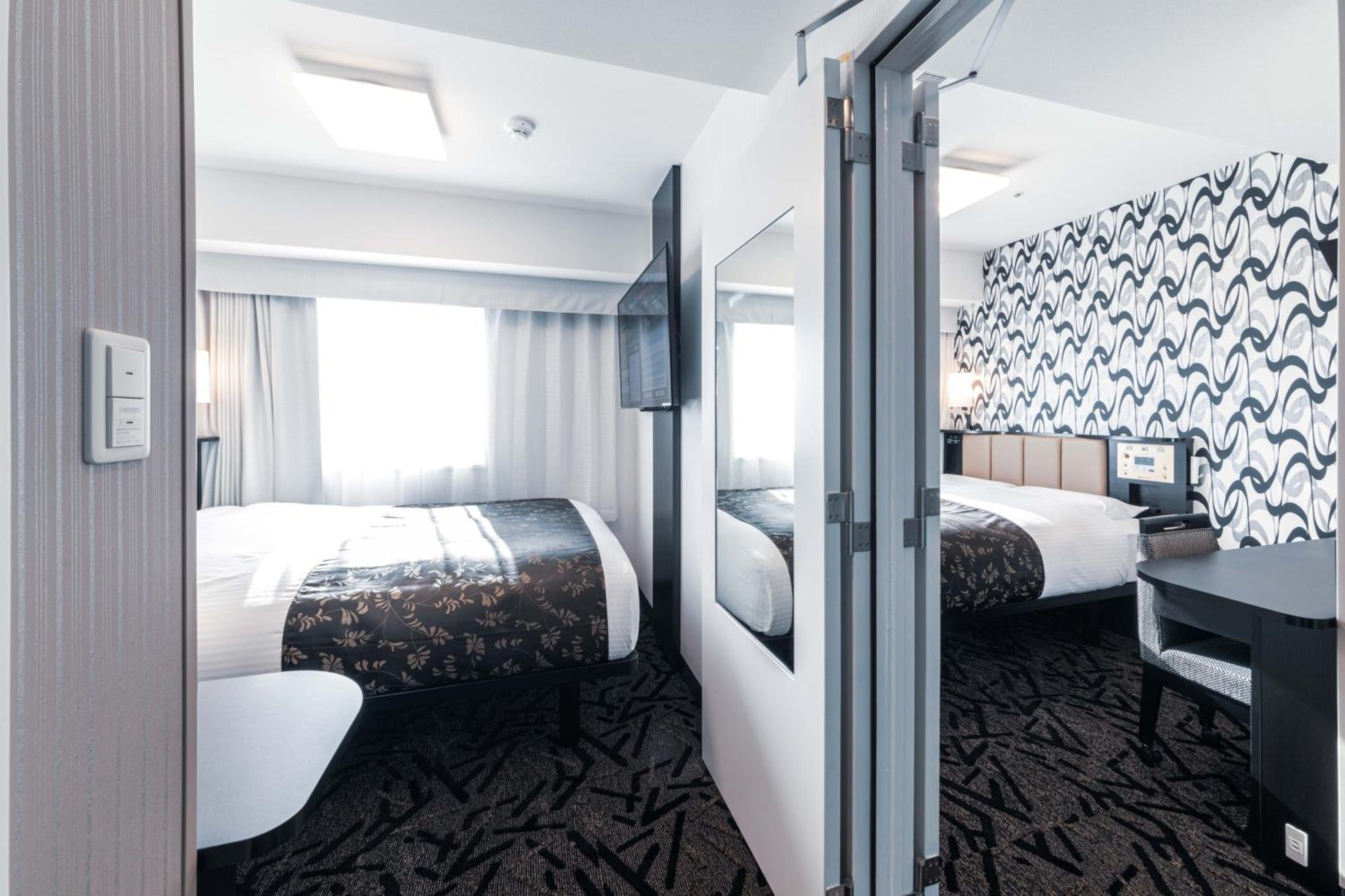 Connecting Rooms for 1 Adult (2 Single Rooms) - Non-Smoking