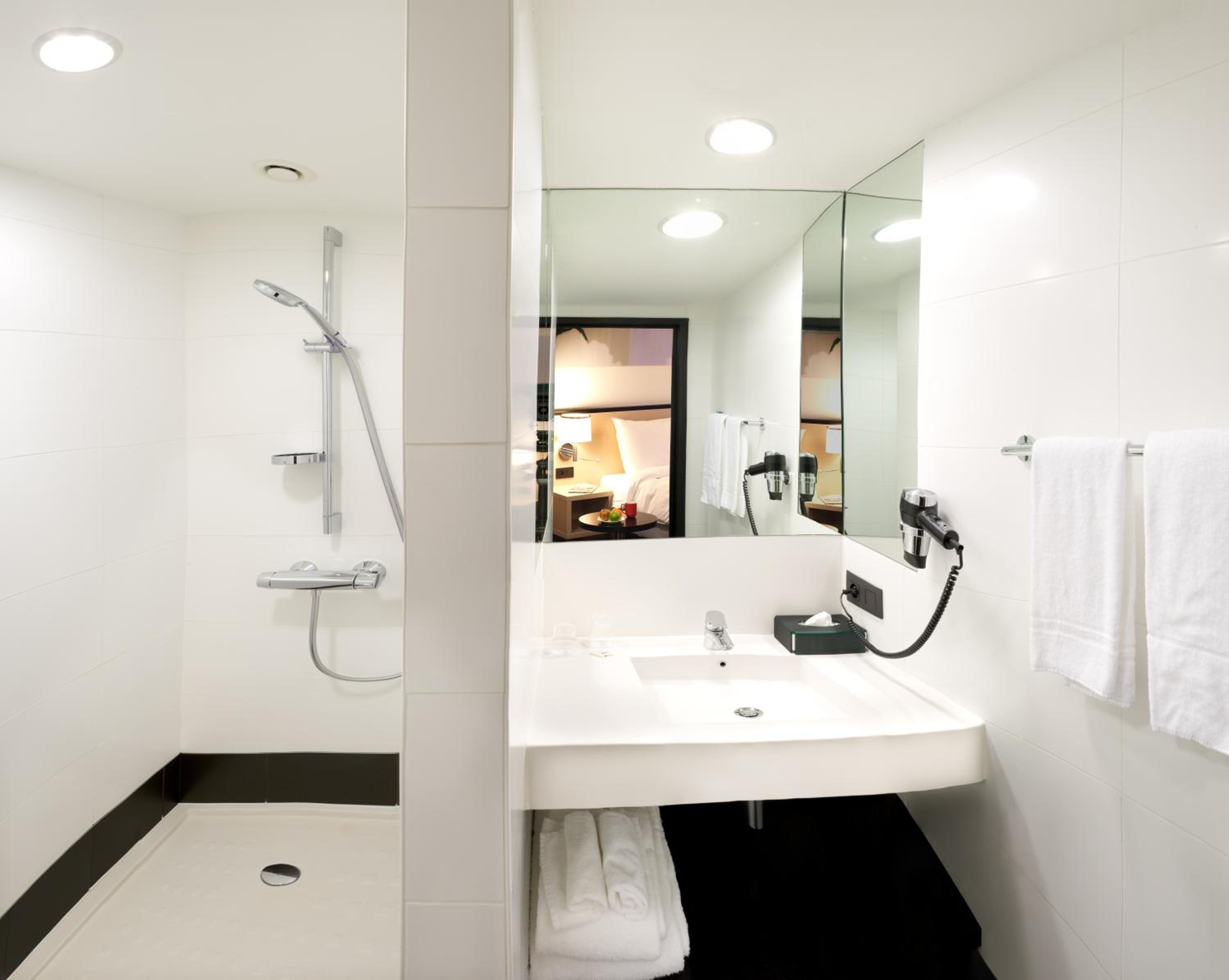 Standard Room - Photo 7