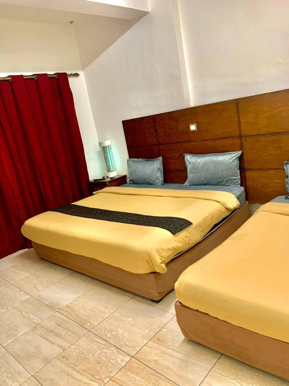 Economy Triple Room photo 2