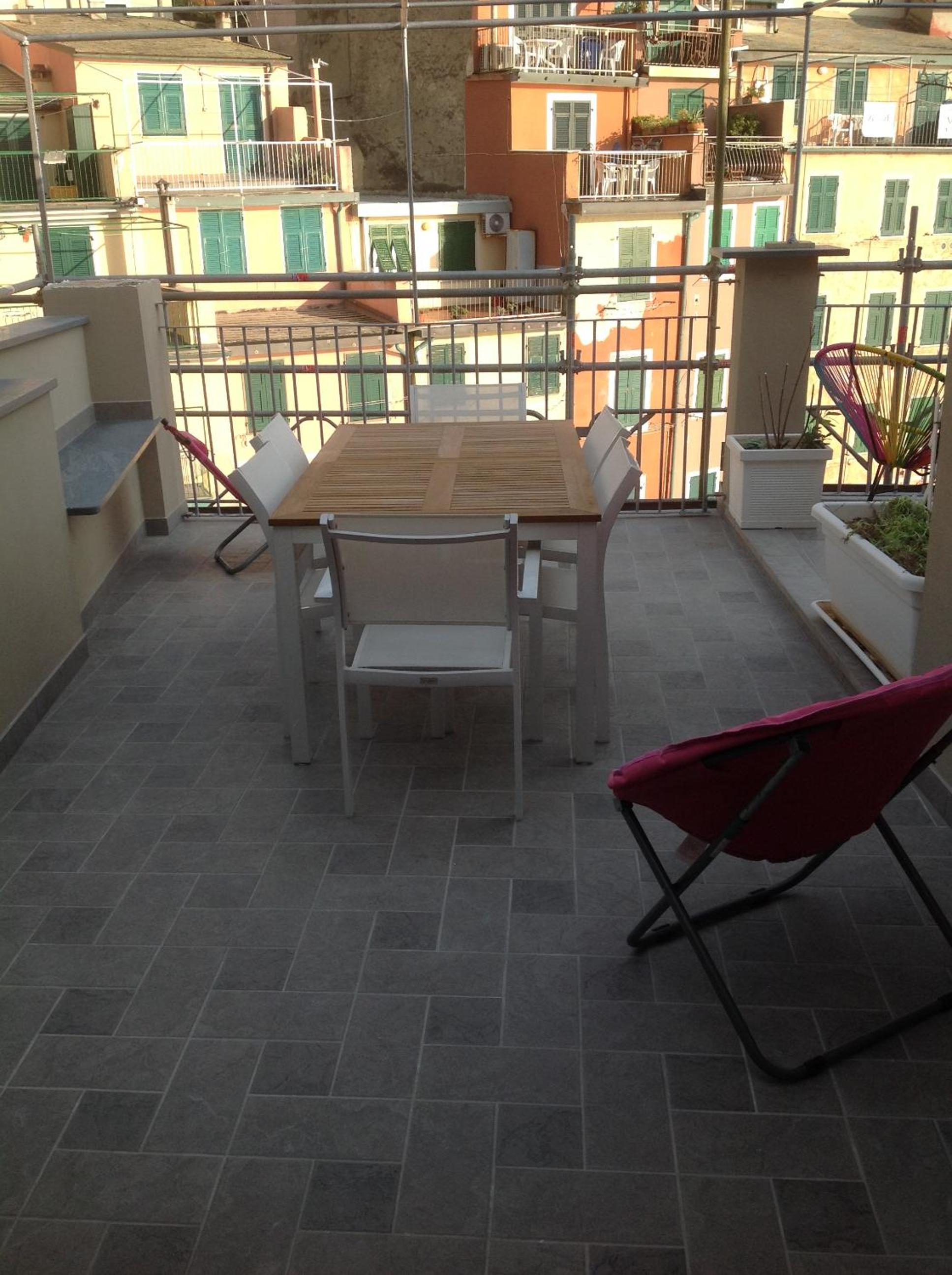 Apartment with Sea View - Photo 12