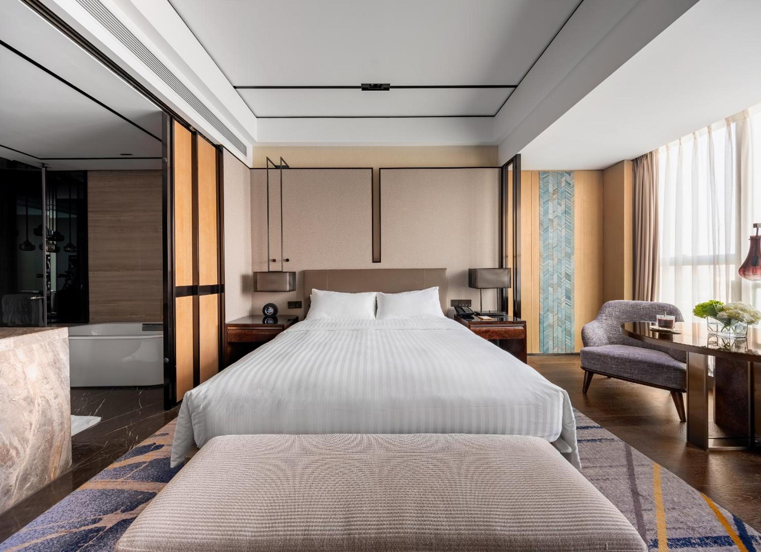 High Floor City View King Room
