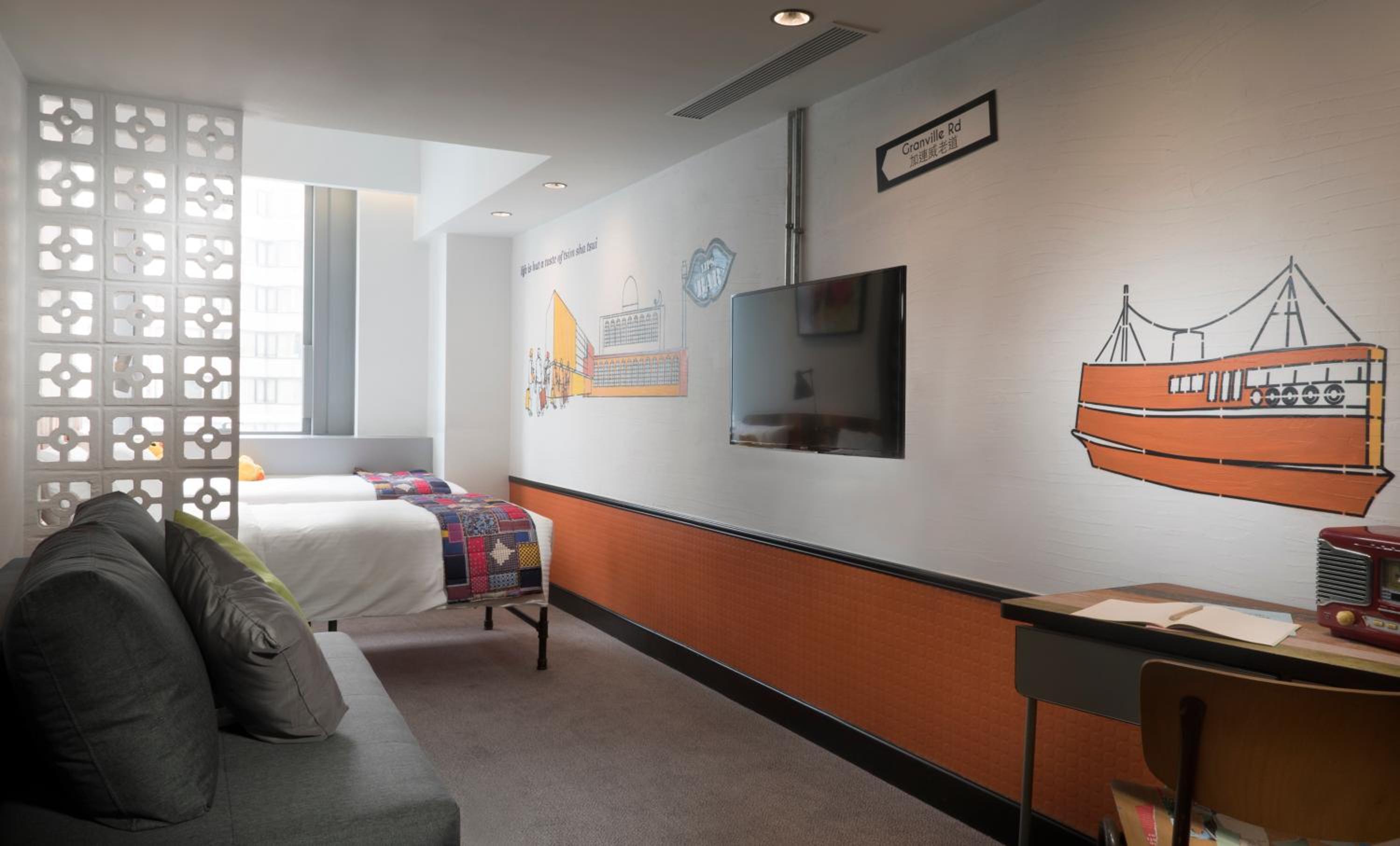Elite Twin Room with Sofa bed photo 2