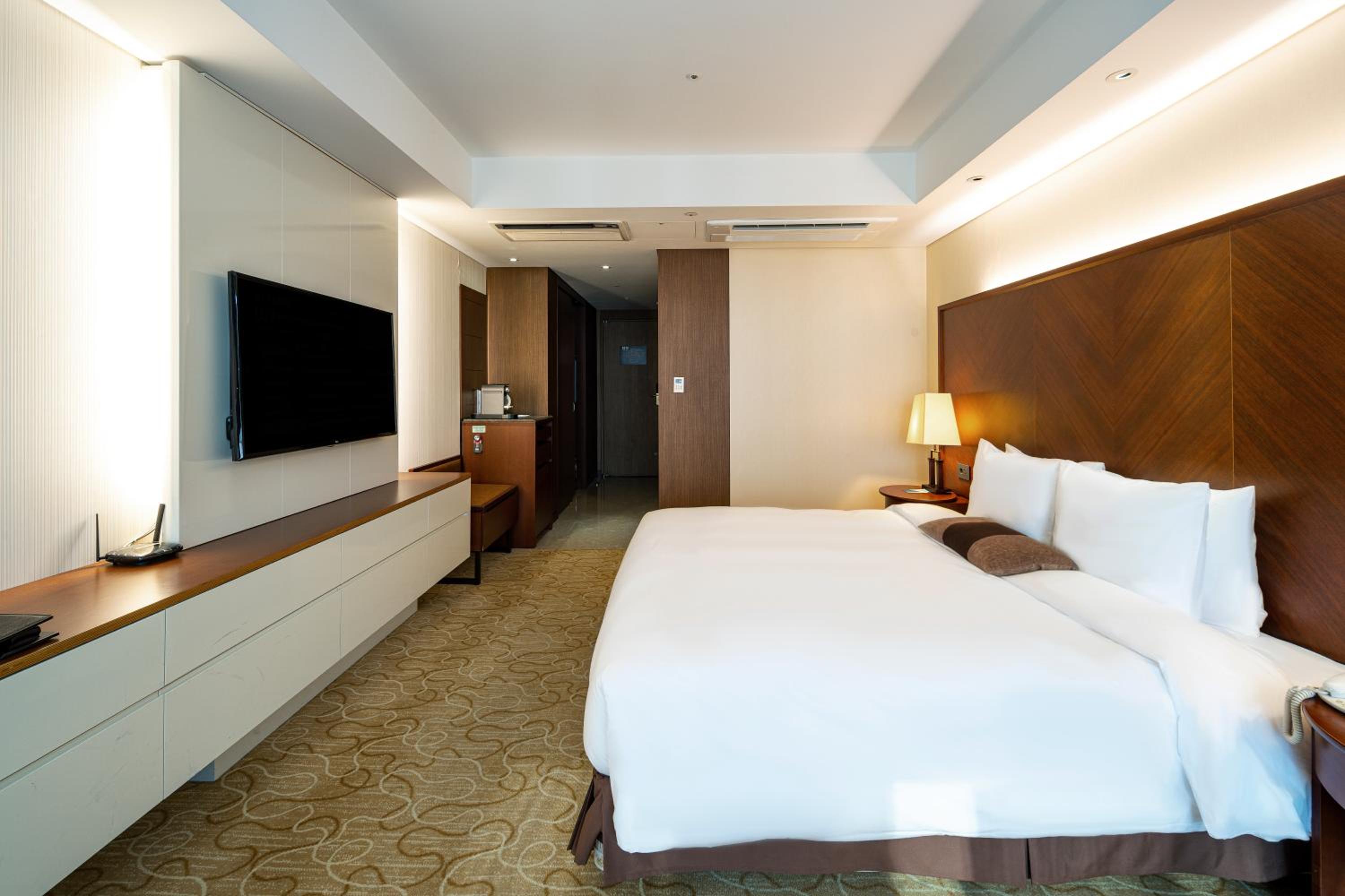Premium King - Pick-Up/Drop-Off PKG (Gimpo Airport)