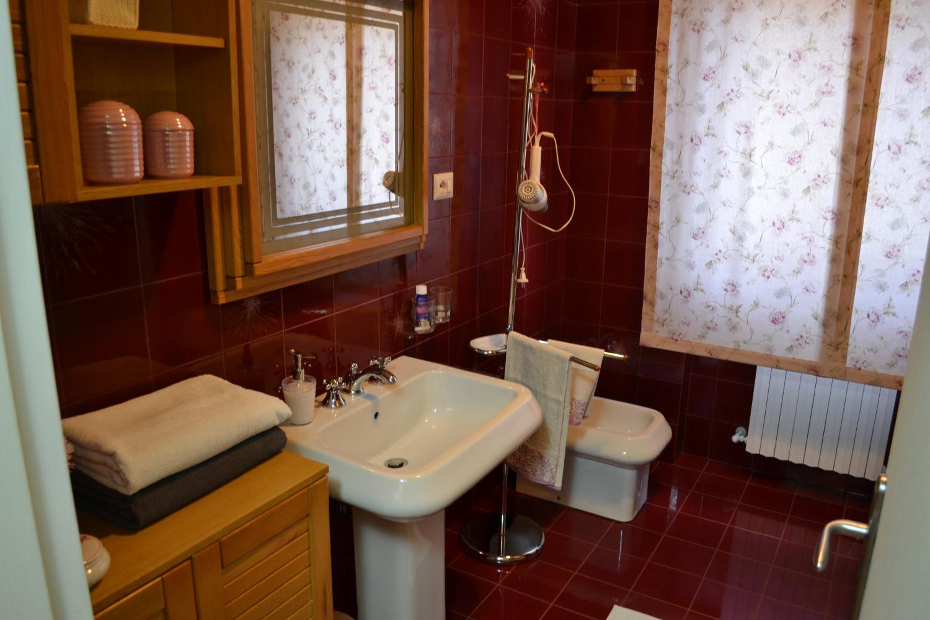 Double Room with Private Bathroom - Photo 5
