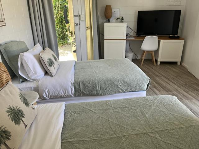 Standard Twin Room with Garden View photo 3