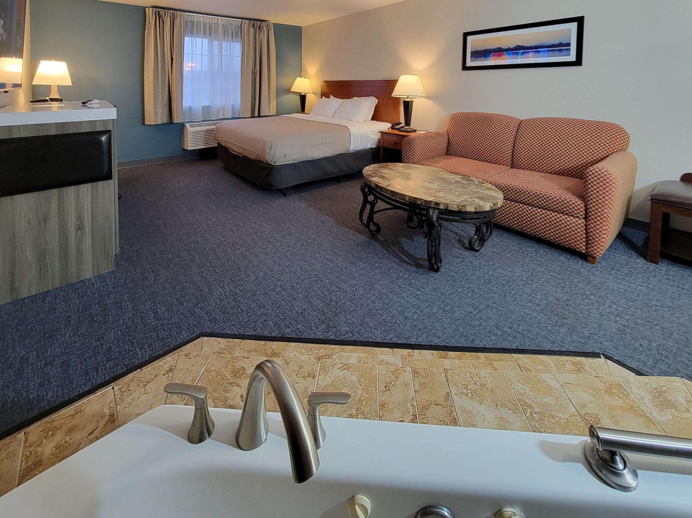Superior King Suite - Non-Smoking - Photo 1