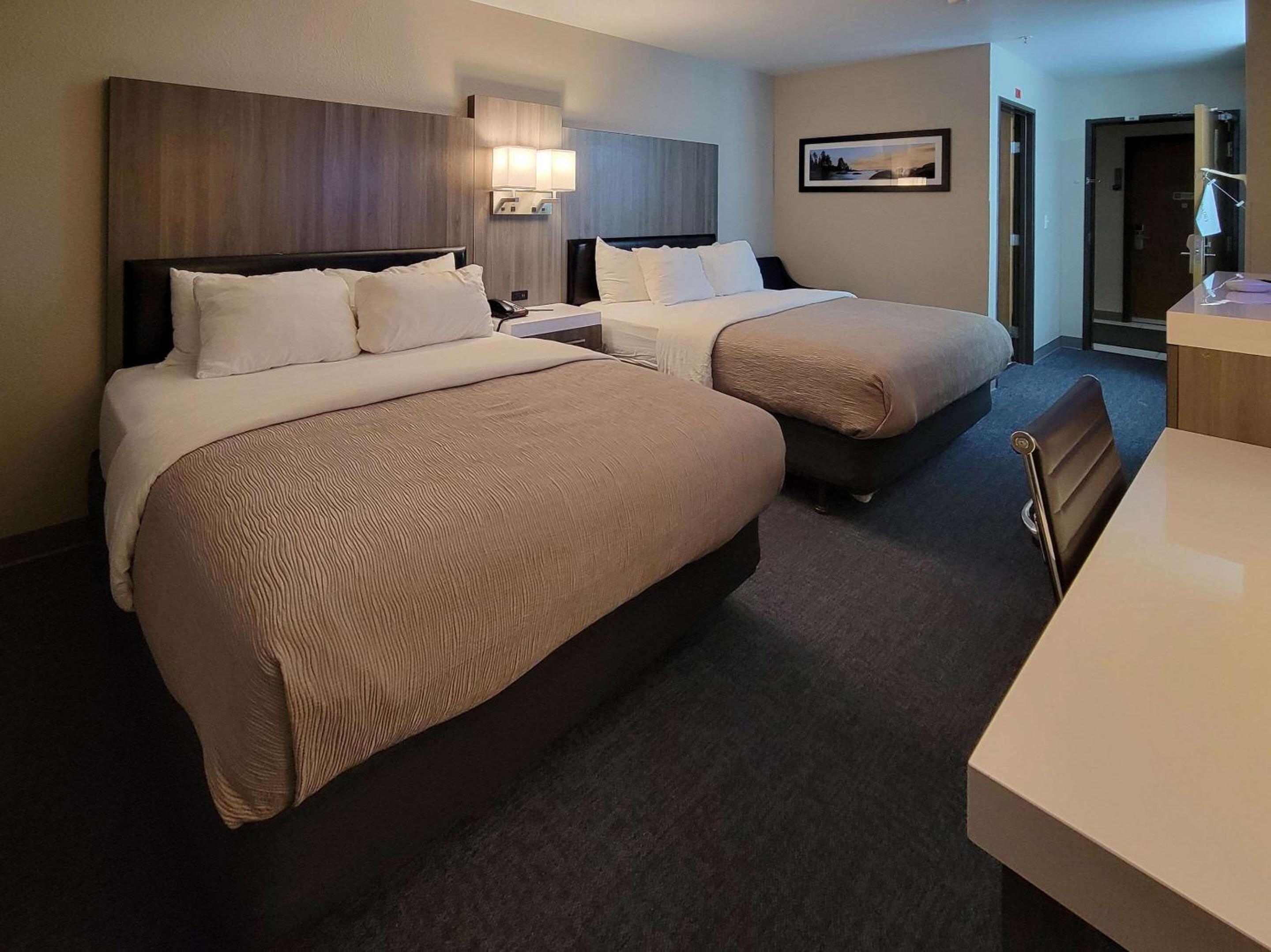 Efficiency Queen Suite with Two Queen Beds - Non-Smoking