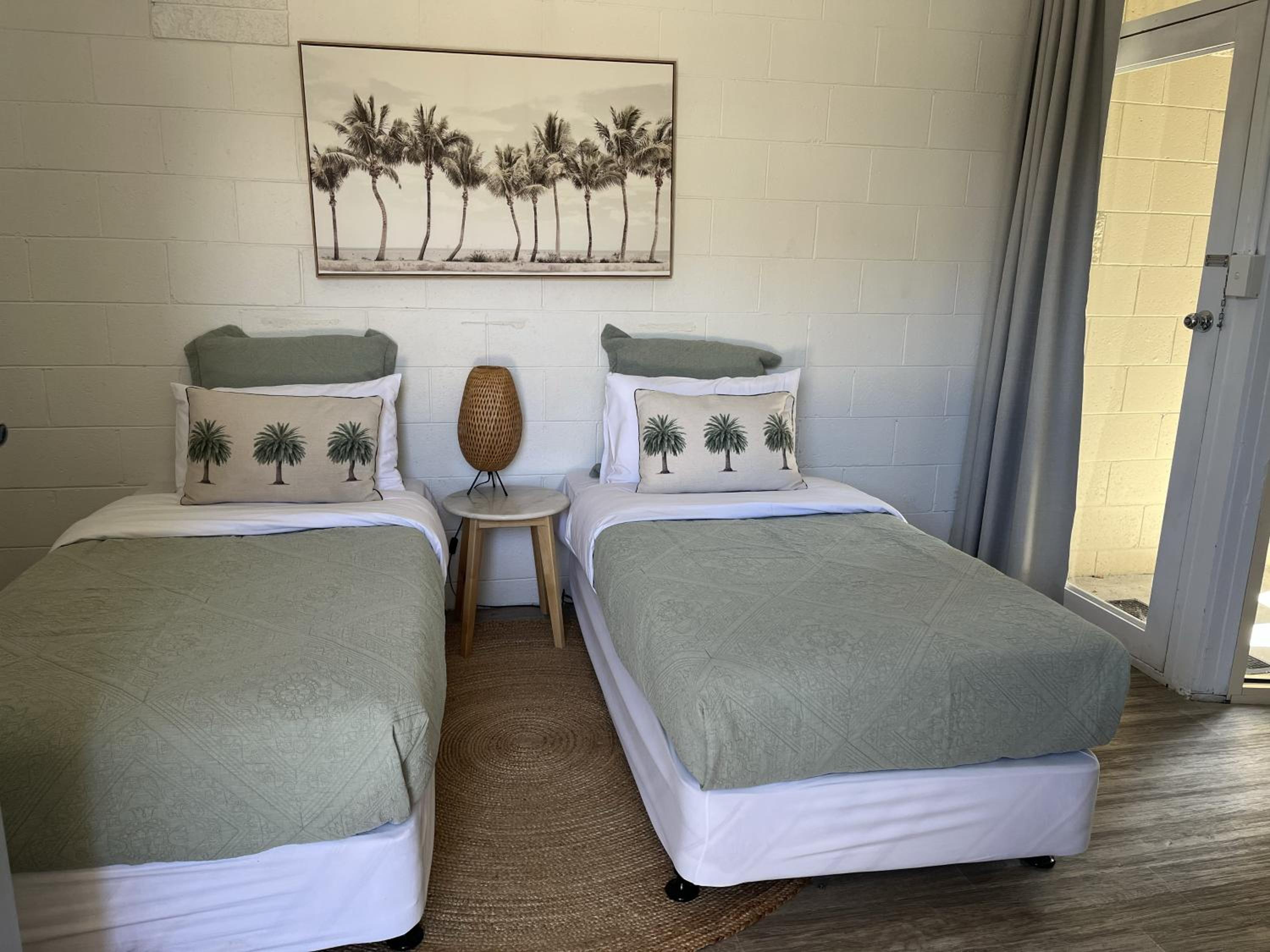 Standard Twin Room with Garden View photo 2