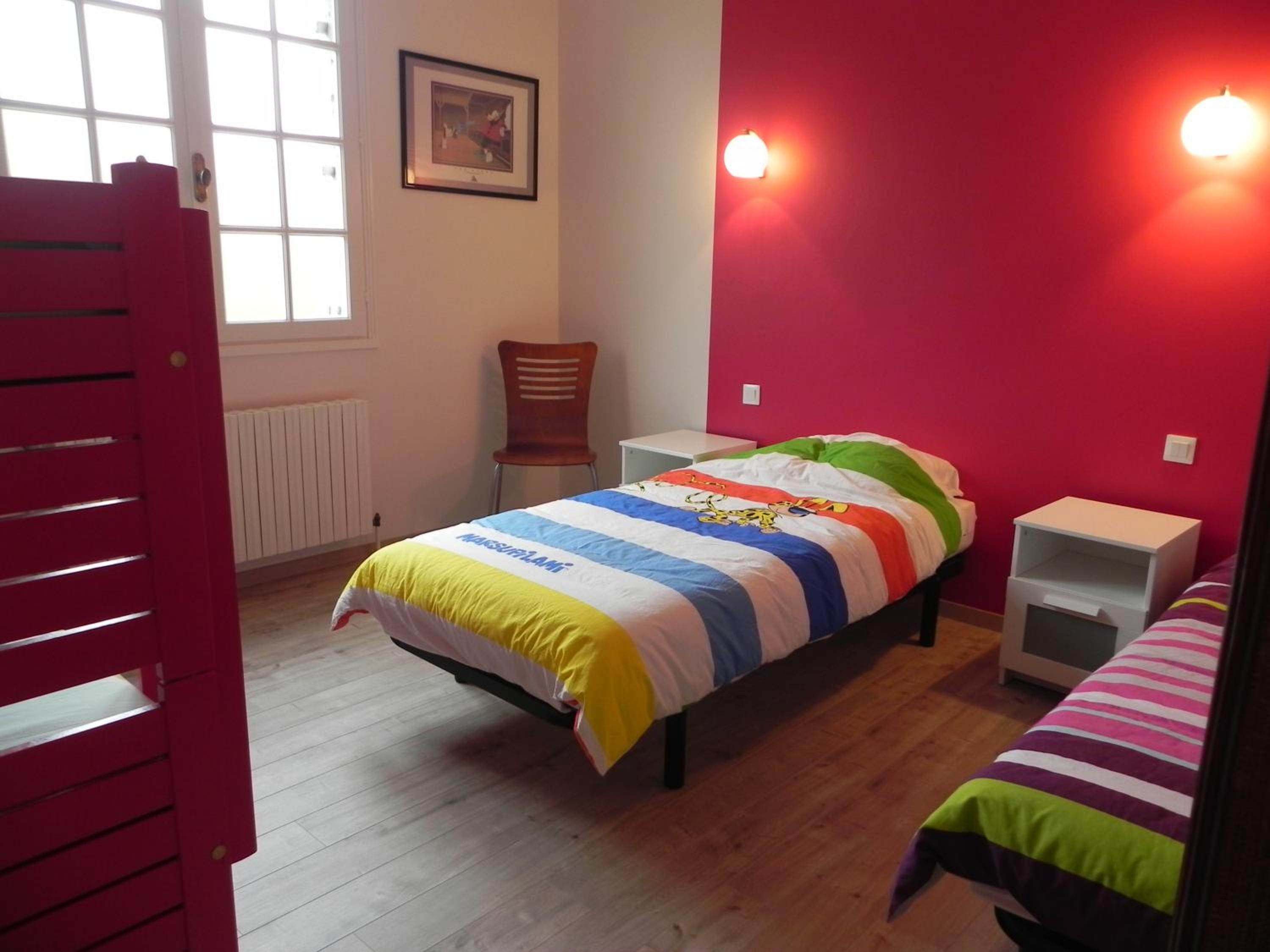 Four-Bedroom House photo 3