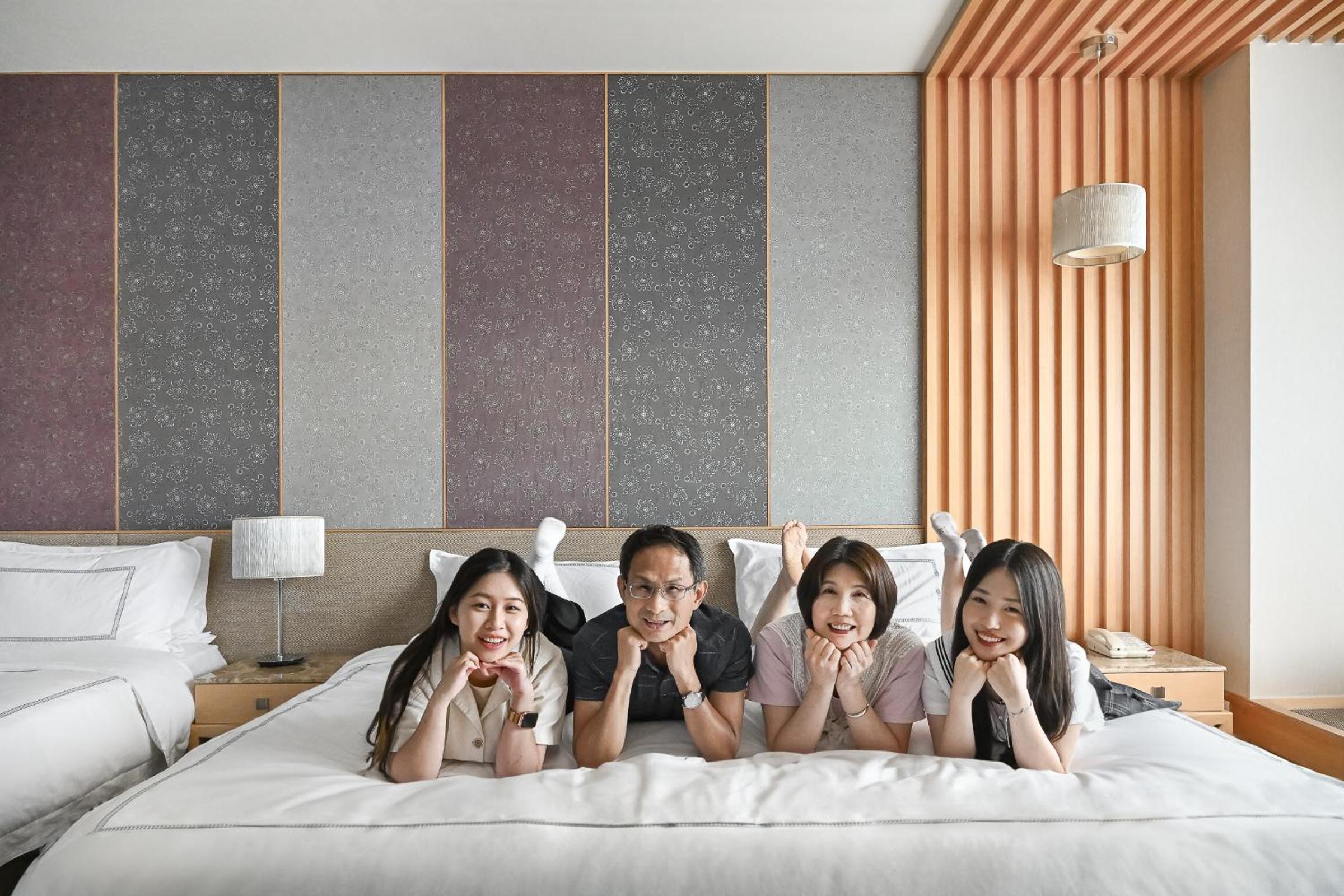 Deluxe Family Room - Photo 3