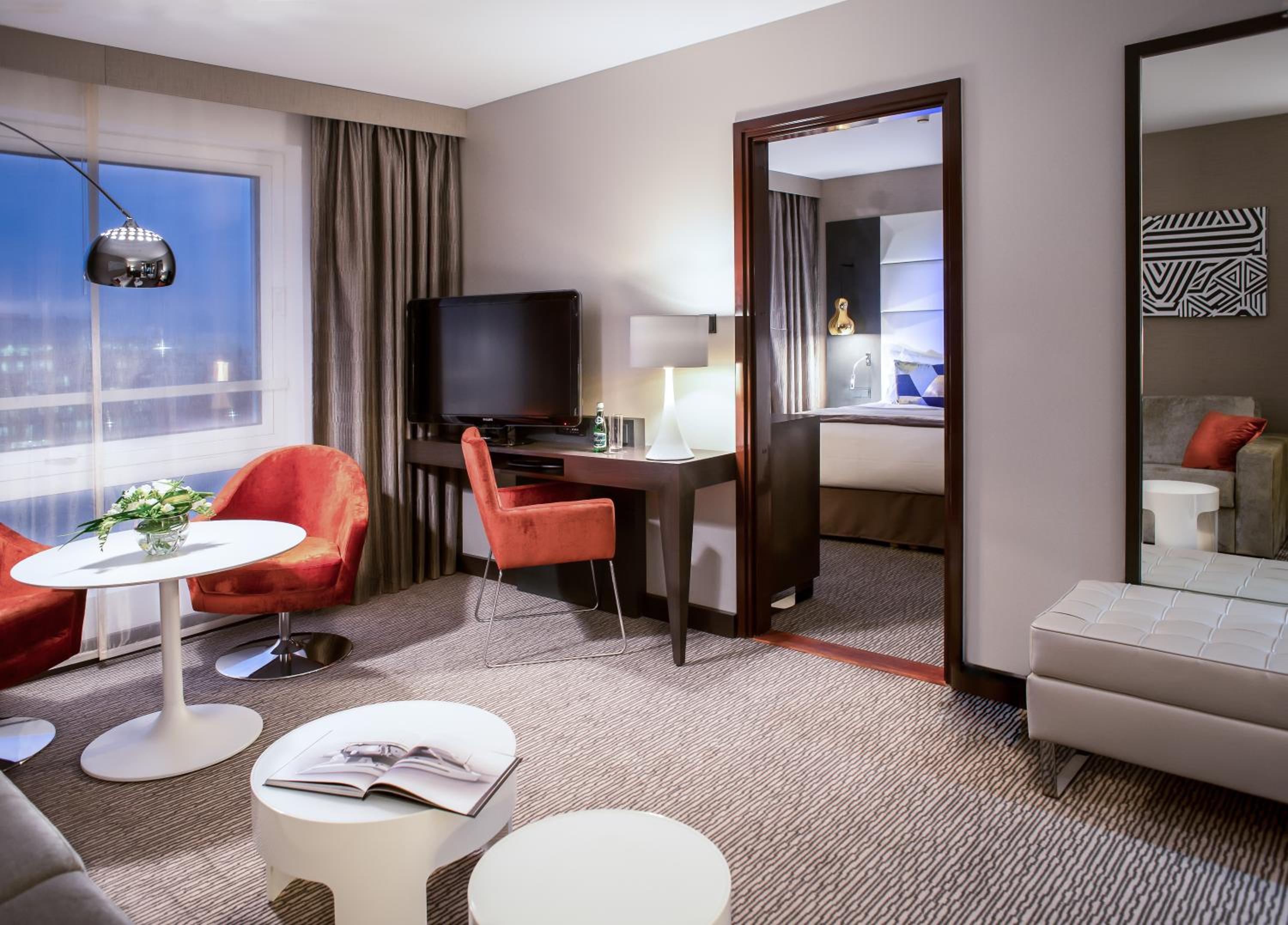 Junior King Suite - Photo 5