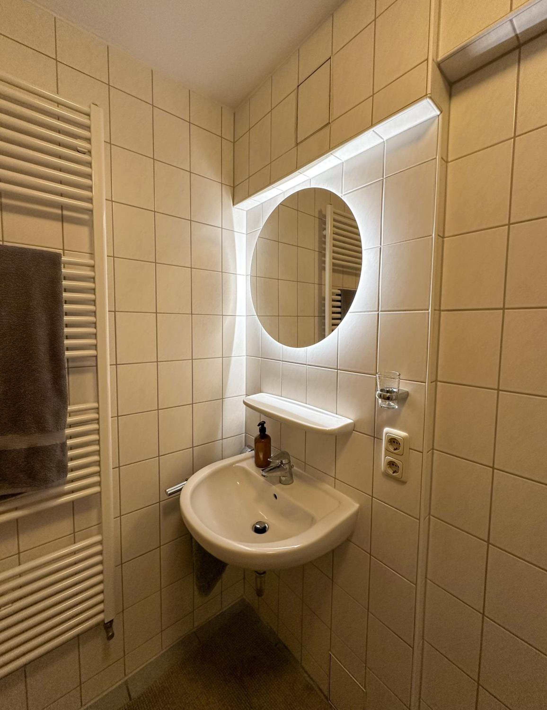Single Room with Private Bathroom