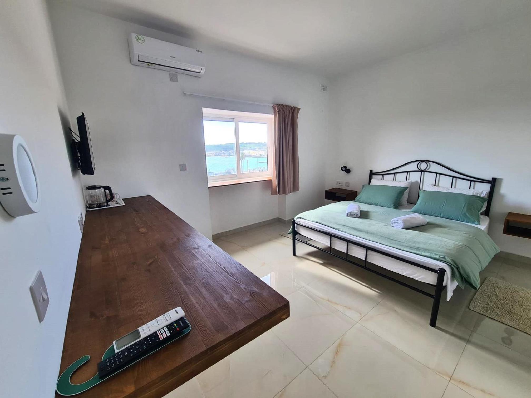 Double Room with Sea View - Photo 7