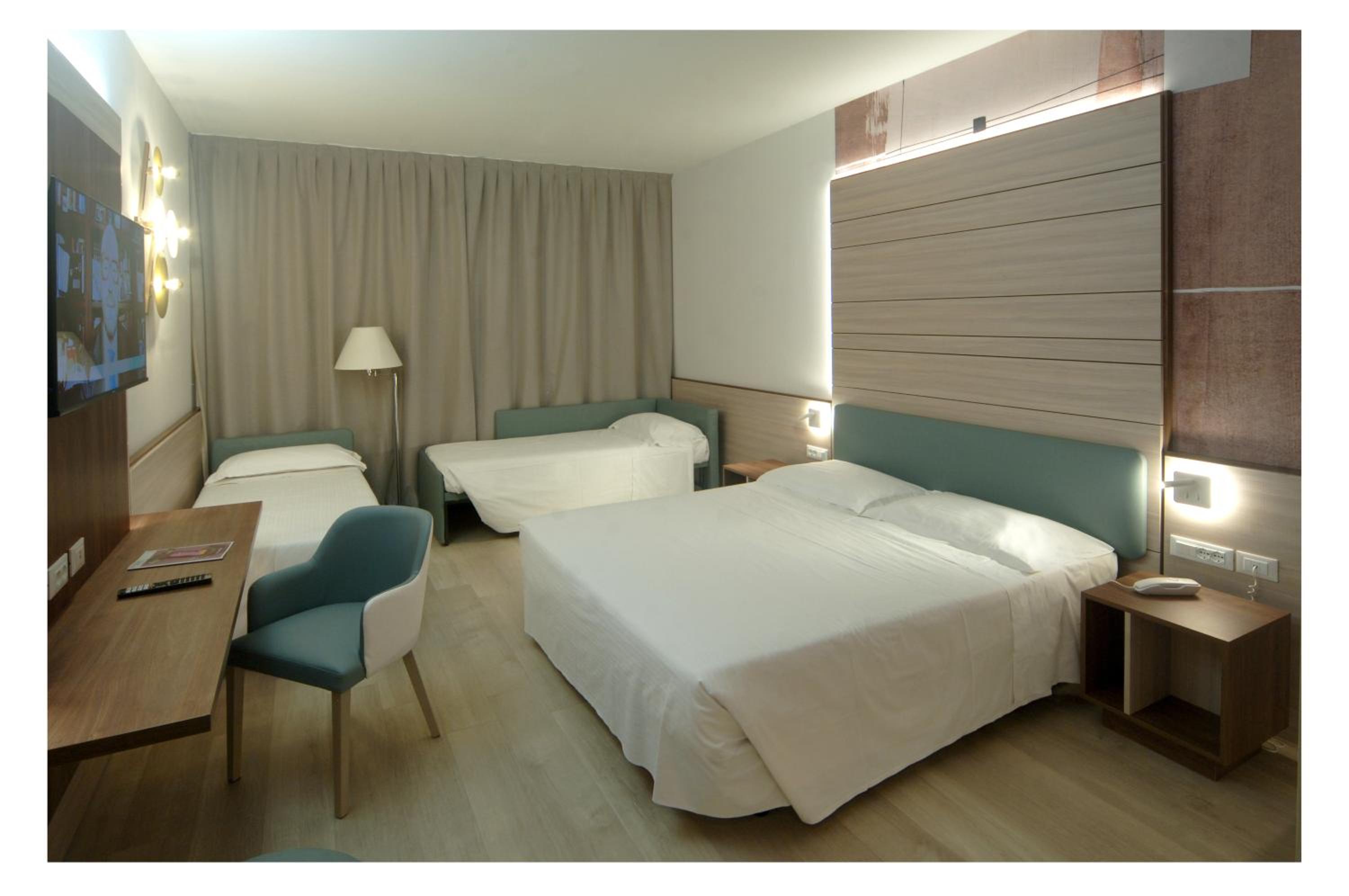 Standard Quadruple Room - Photo 2